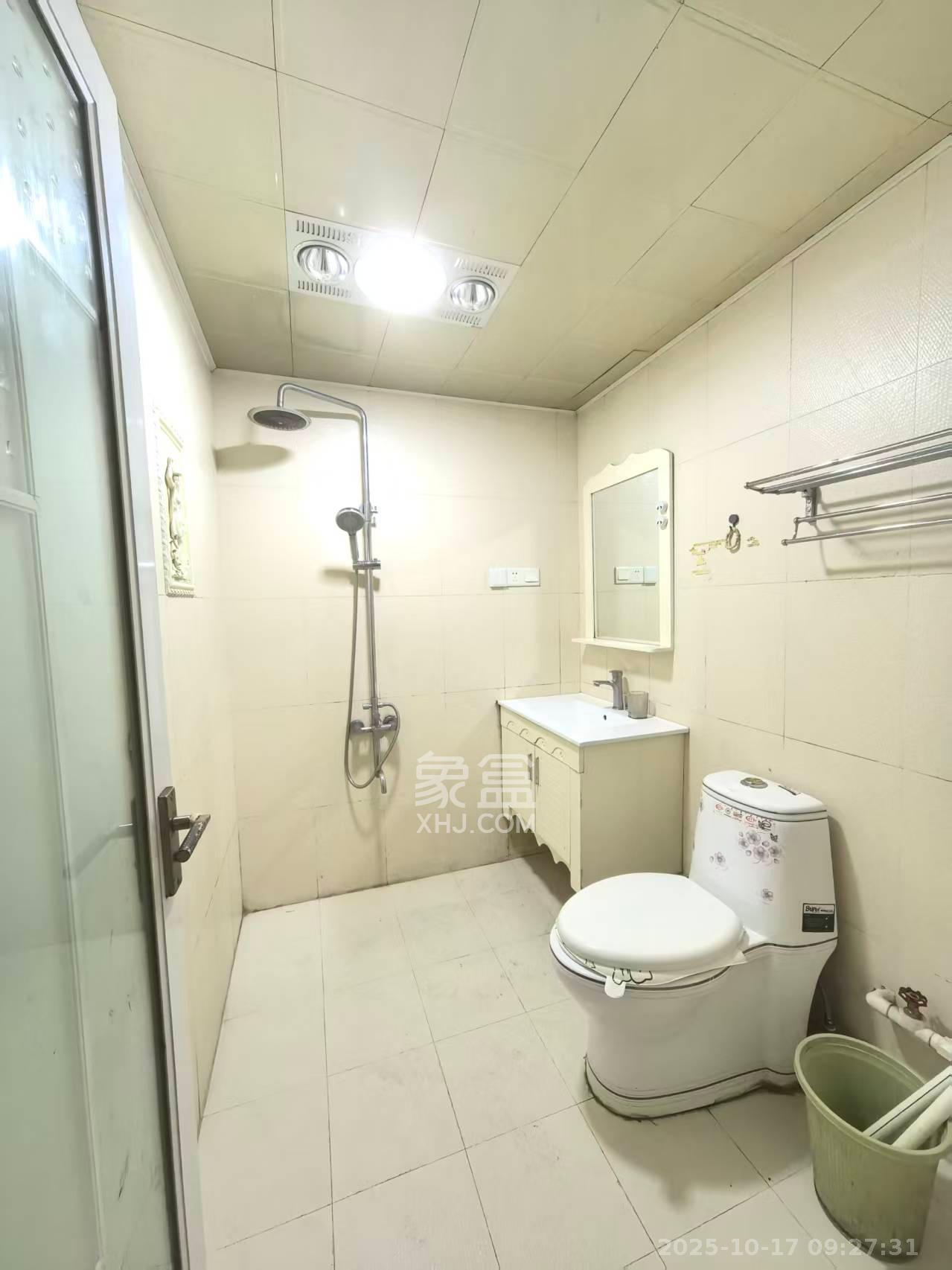 红星农博住宅小区(佳英农博小区) 3室2厅1卫 2000.0元/月 红星农博住宅小区(佳英农博小区) 3室2厅1卫 2000.0元/月室内图