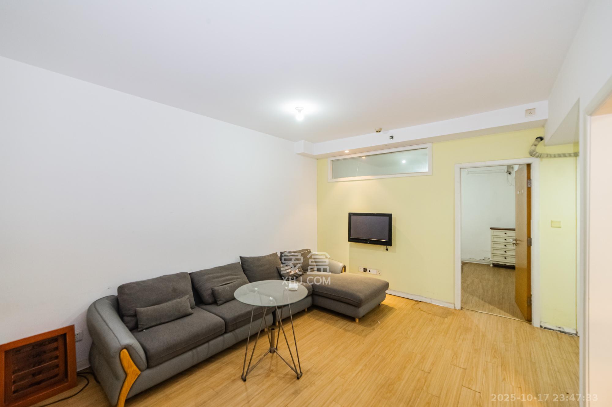 北辰三角洲E5区 1室1厅1卫 68.0万 北辰三角洲E5区 1室1厅1卫 68.0万客厅