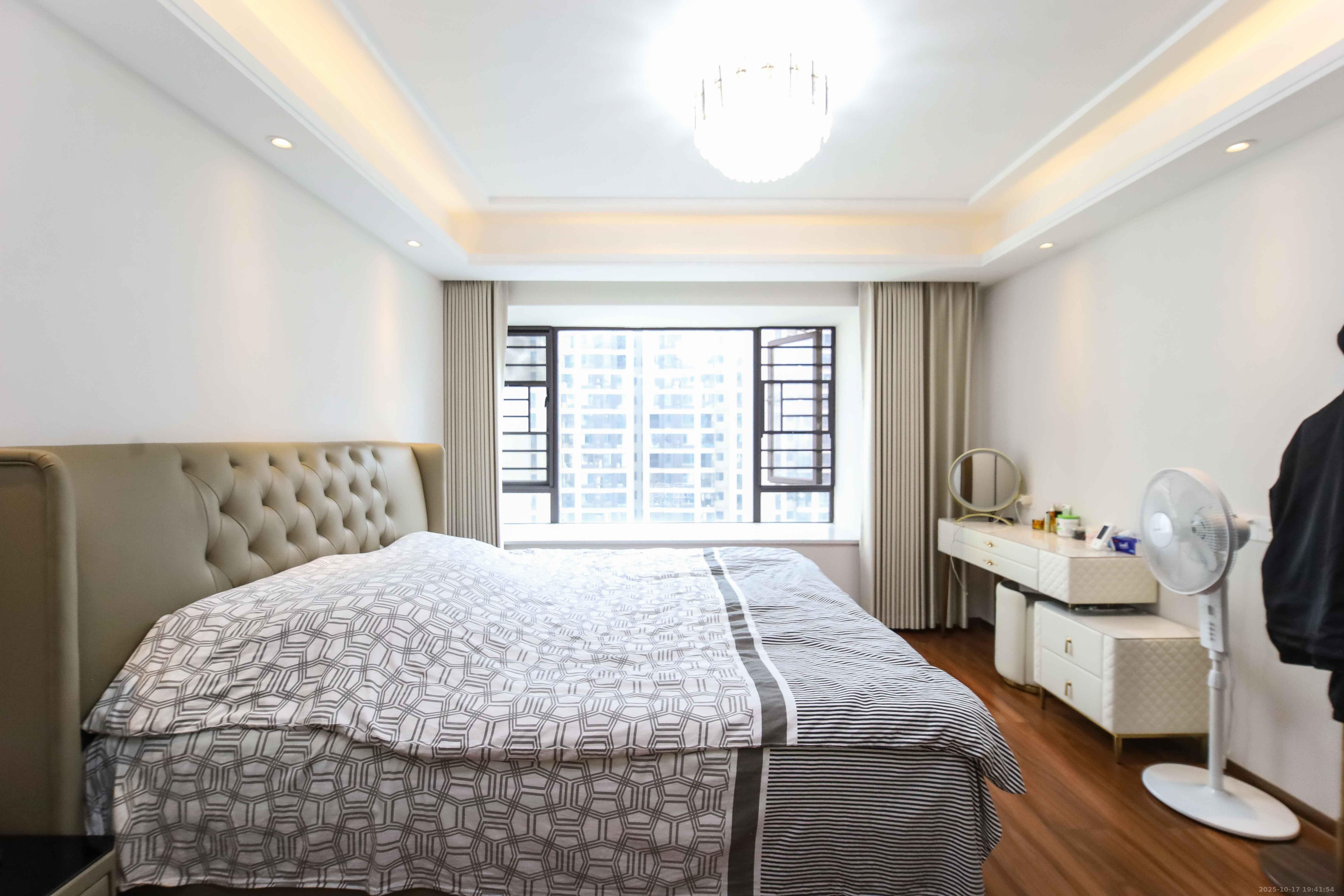 德奥悦东方  4室2厅2卫    268.0万卧室