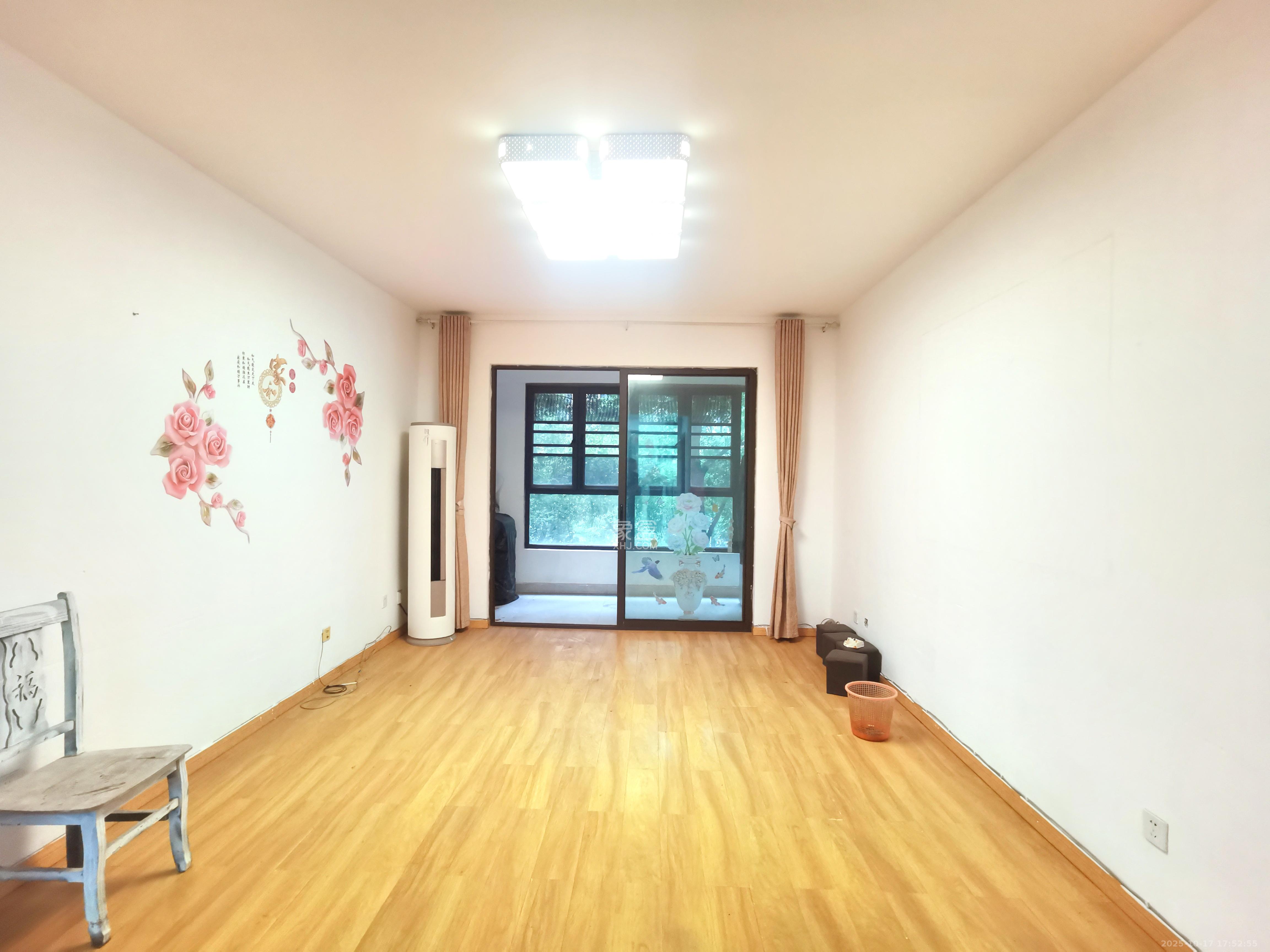 山语城三期 3室2厅2卫 2200.0元/月 山语城三期 3室2厅2卫 2200.0元/月室内图