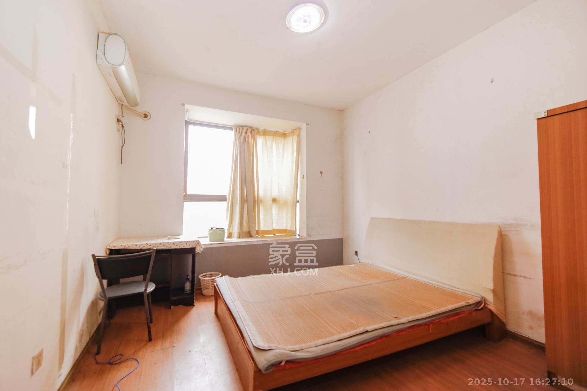 湘翰御舍  3室2厅2卫    86.0万卧室