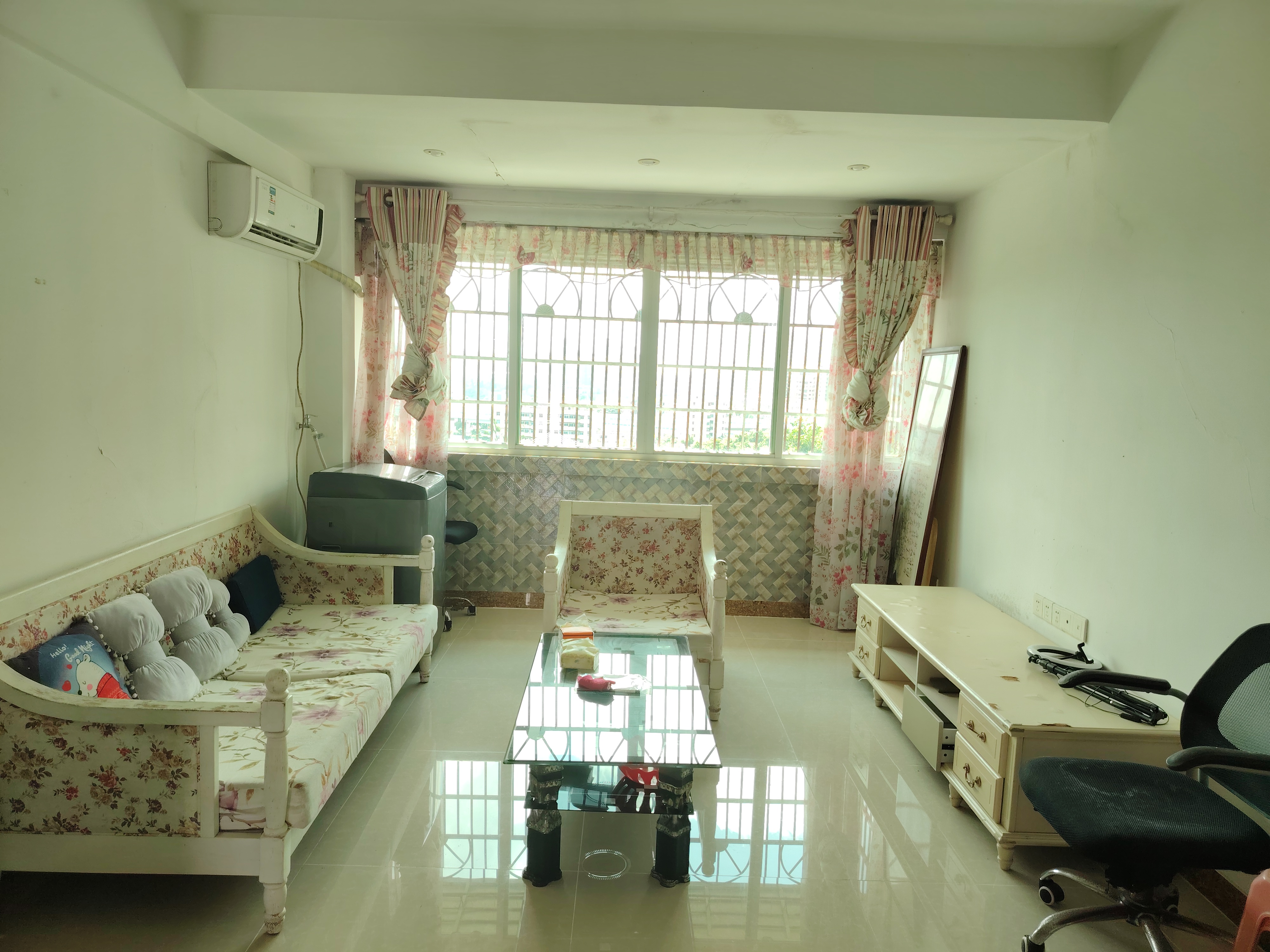 通华小区 2室2厅1卫 1800.0元/月 通华小区 2室2厅1卫 1800.0元/月室内图