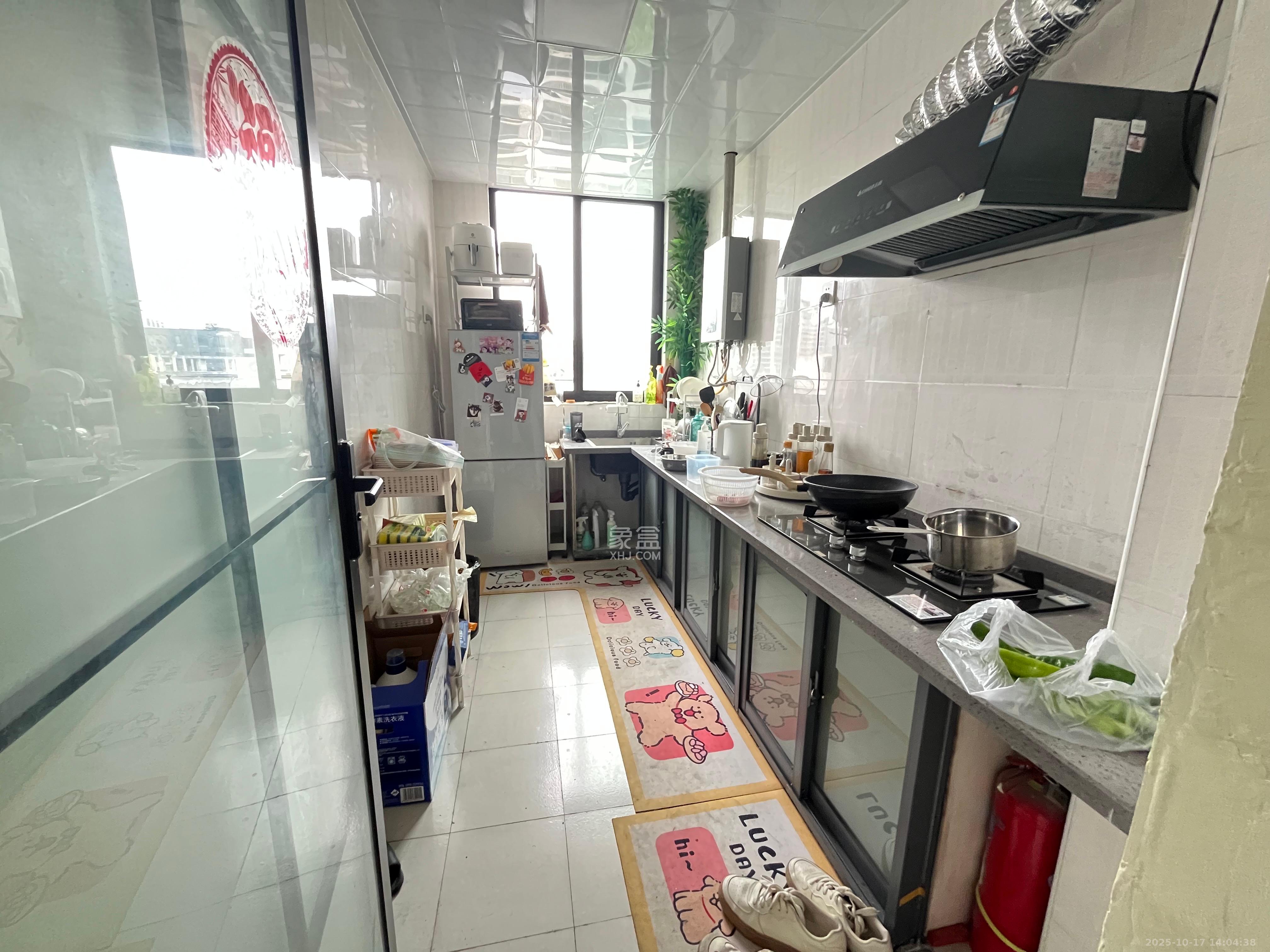 阳光100三期  2室2厅1卫    1900.0元/月室内图