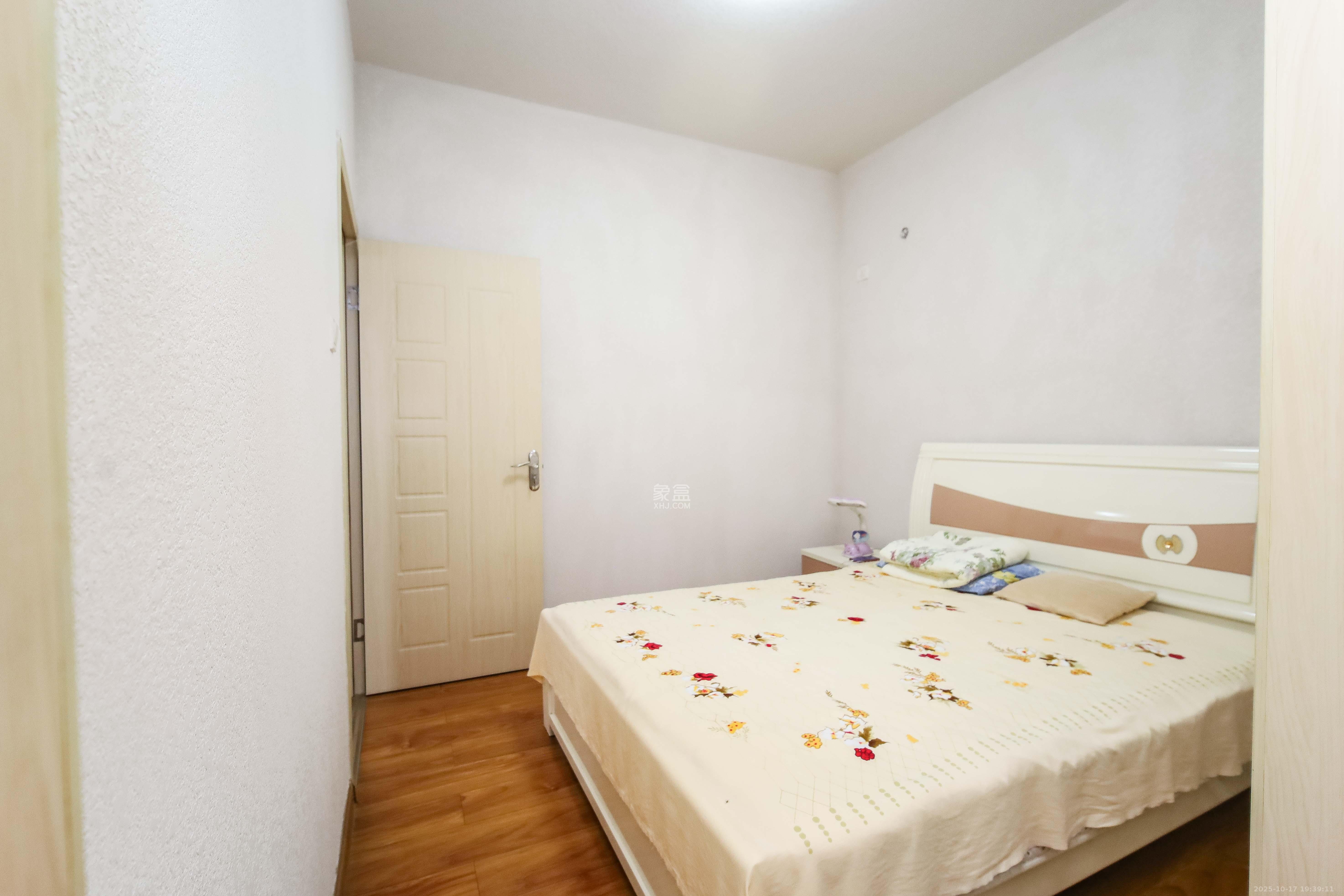 上河国际C区  3室2厅1卫    98.7万卧室