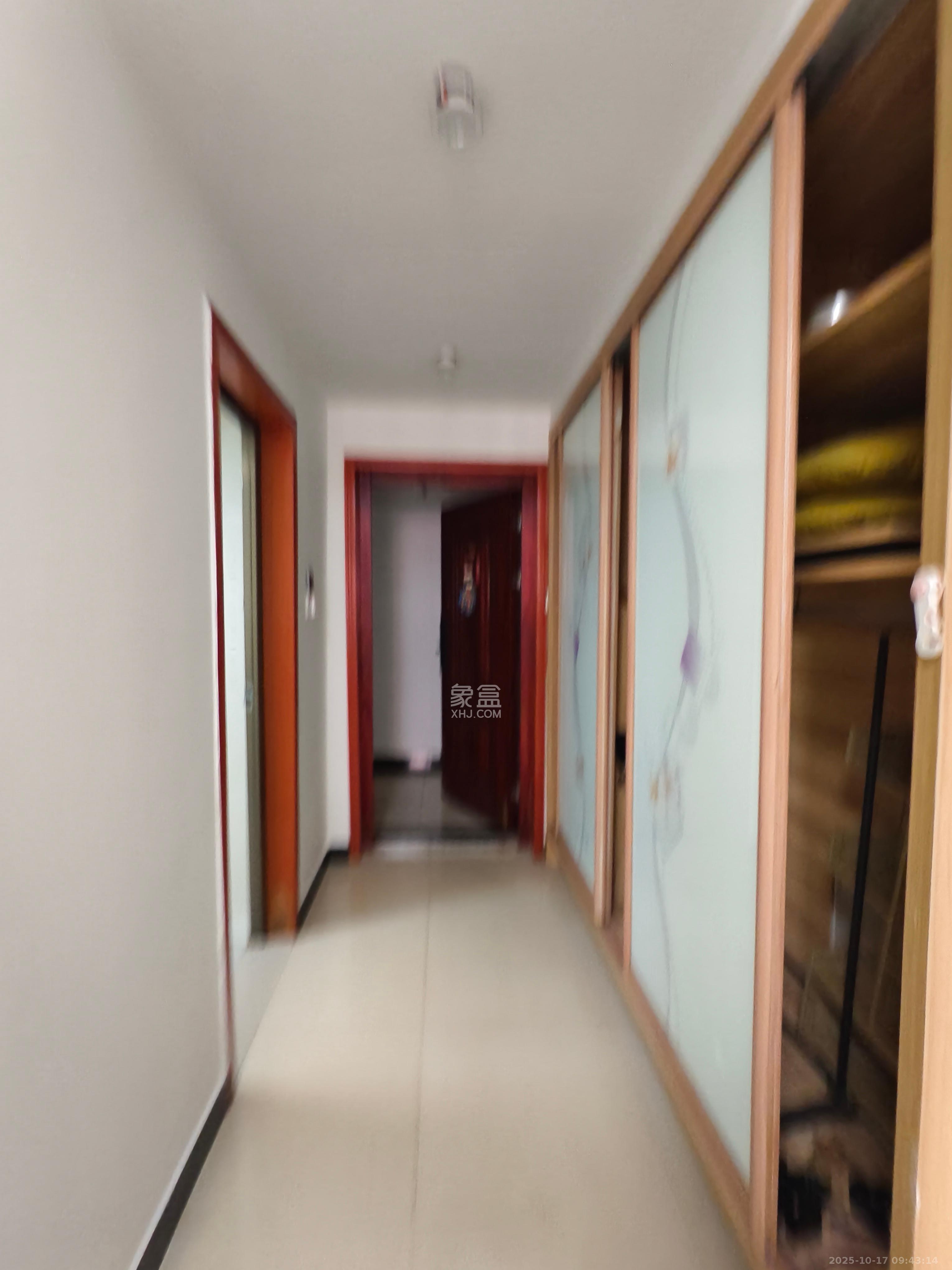 圭塘三小区  1室1厅1卫    1600.0元/月 圭塘三小区  1室1厅1卫    1600.0元/月室内图