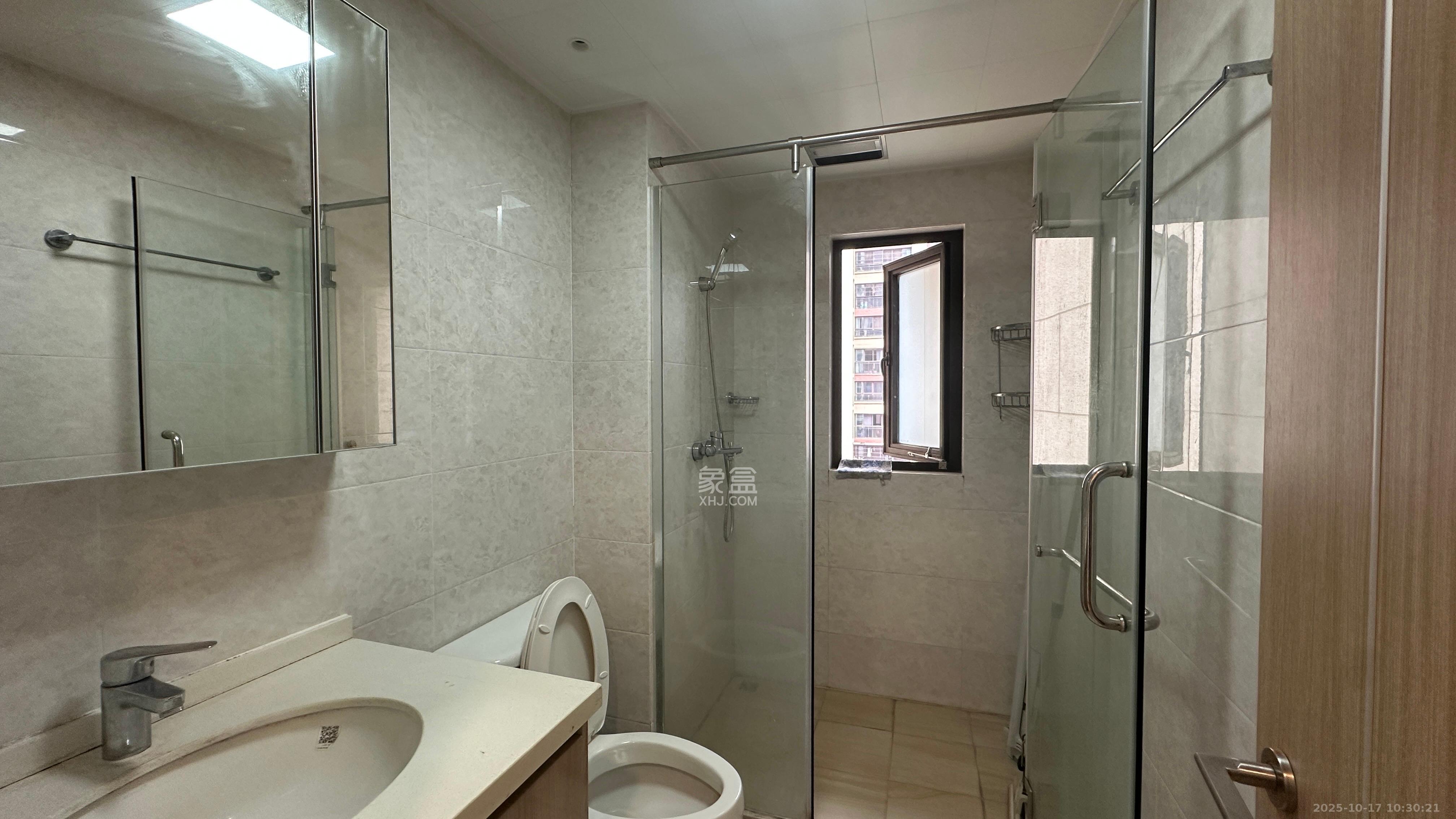 新城国际花都  3室2厅2卫    1800.0元/月 新城国际花都  3室2厅2卫    1800.0元/月室内图