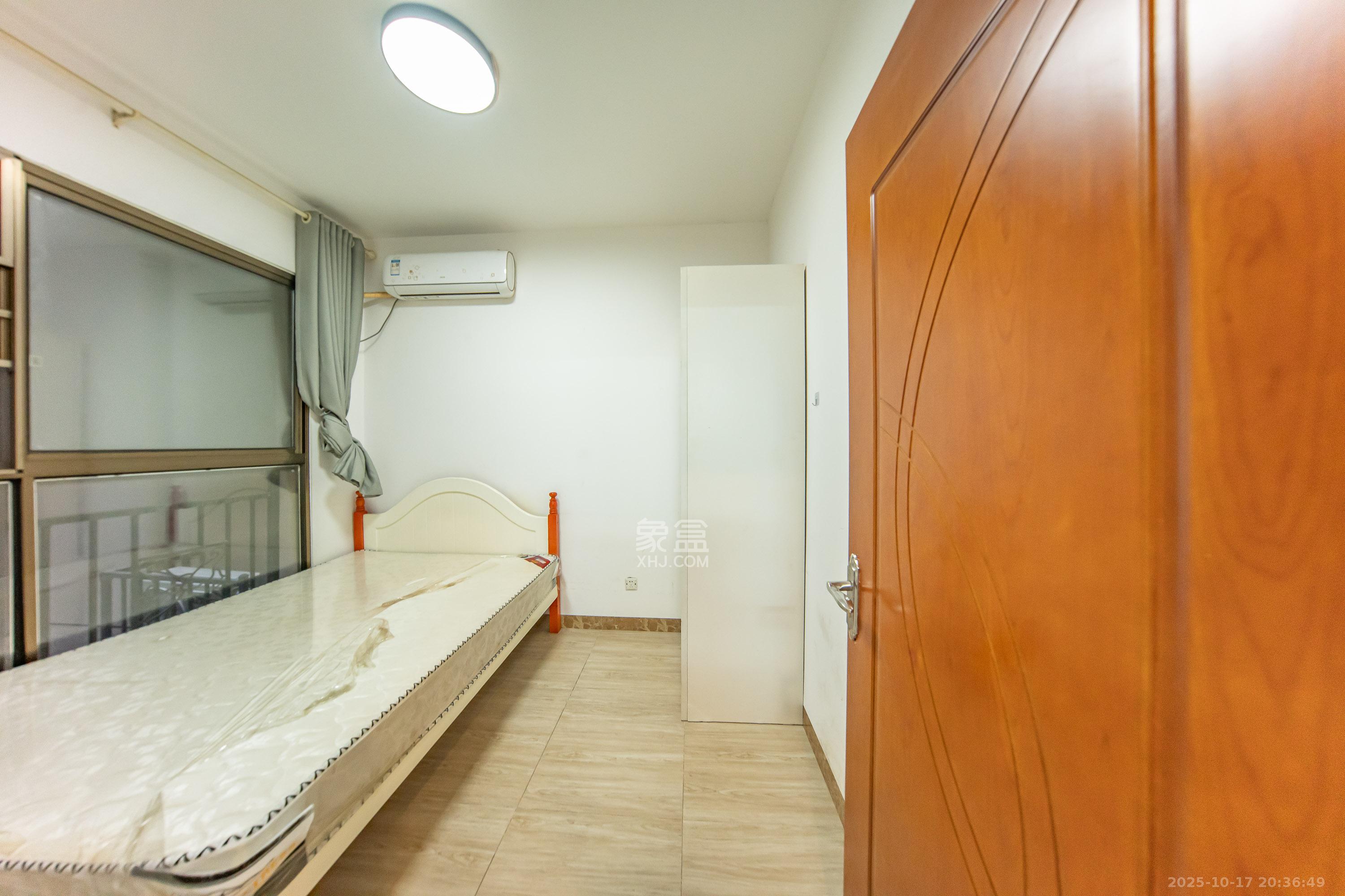 江山帝景哈佛  3室2厅1卫    90.0万卧室