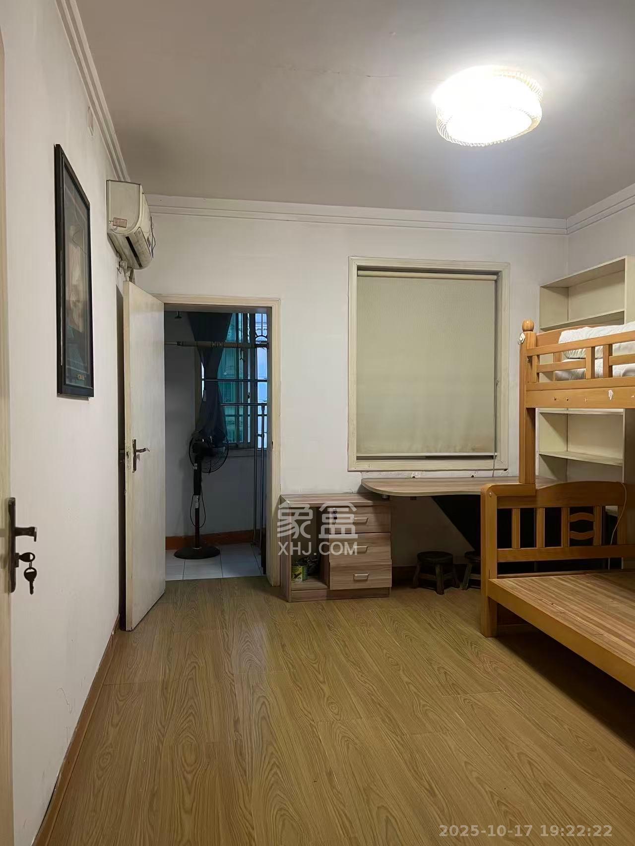 中南汽车世界  2室1厅1卫    680.0元/月室内图