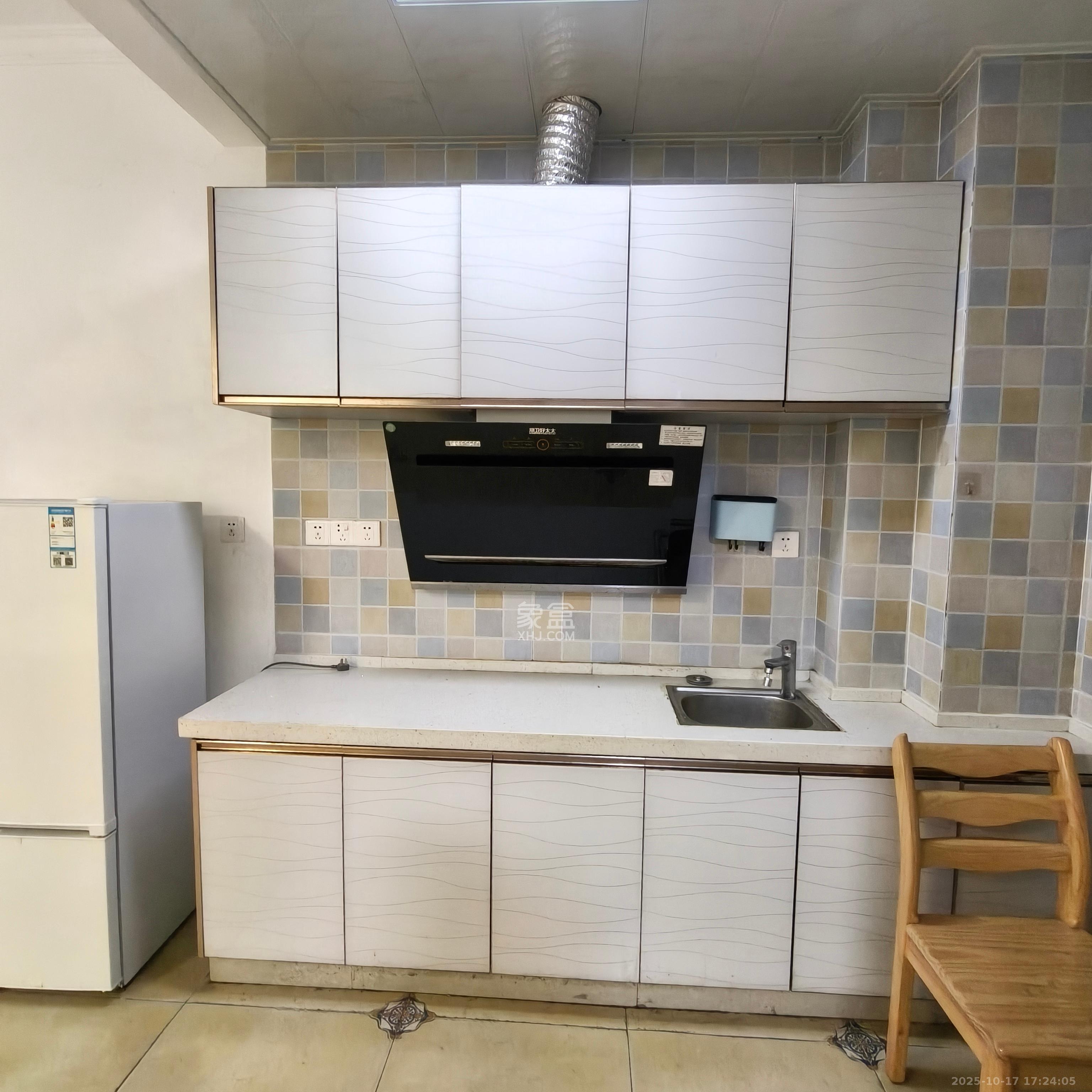 奥林匹克花园贡院三期  1室1厅1卫    1300.0元/月 奥林匹克花园贡院三期  1室1厅1卫    1300.0元/月室内图