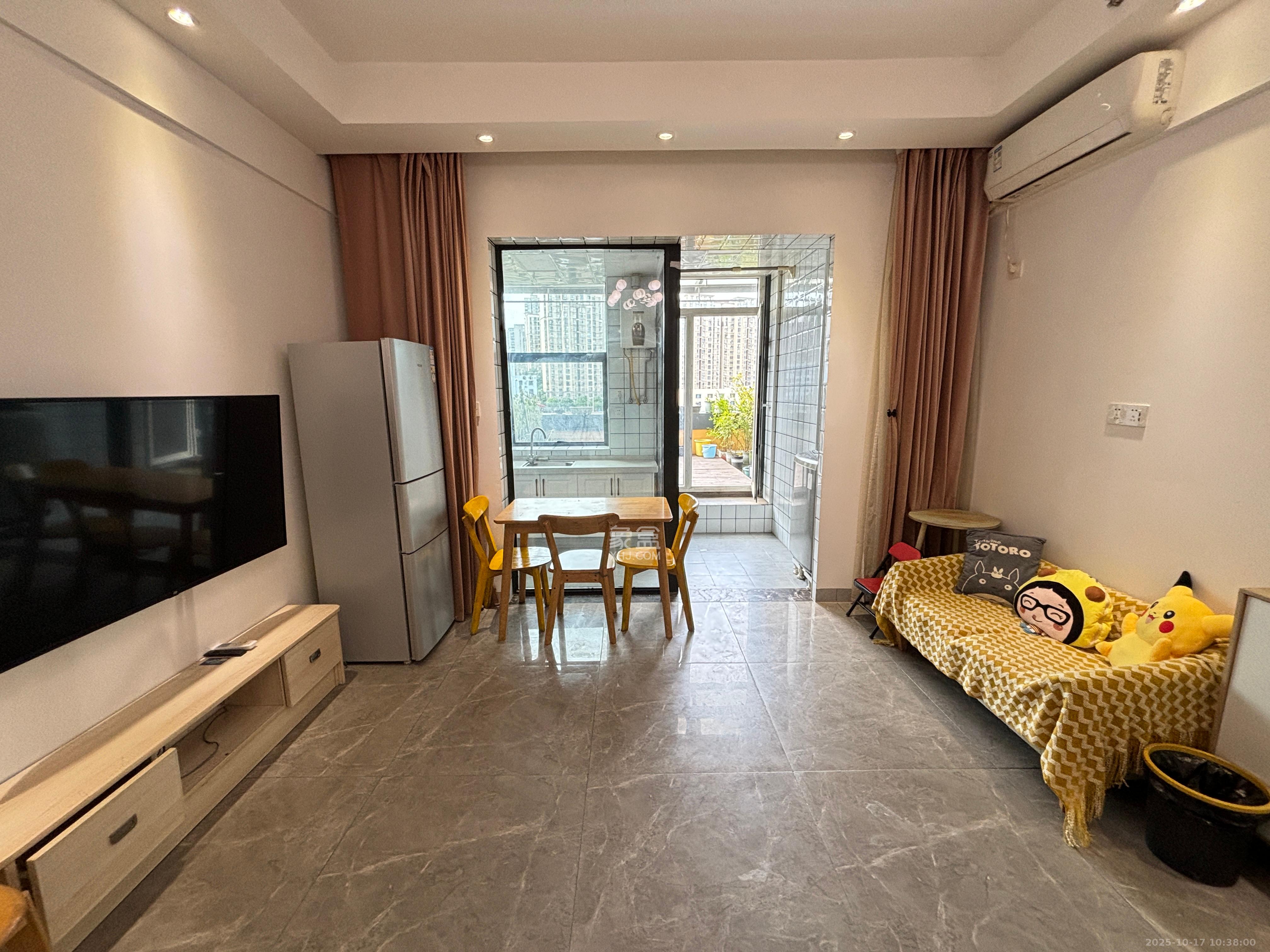 江南华府  1室1厅1卫    1800.0元/月室内图