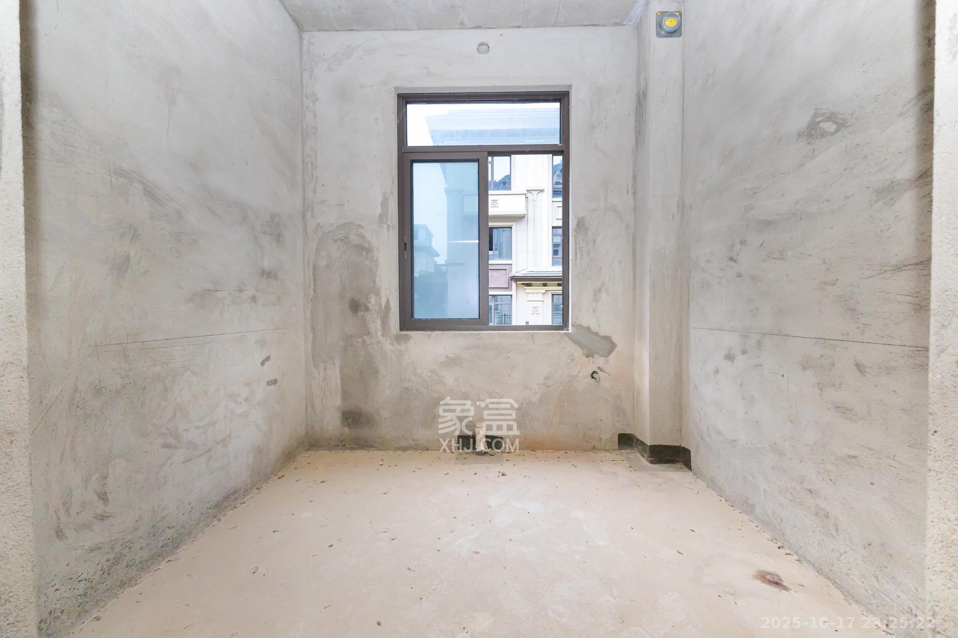 龙湖璟宸原著(龙湖紫宸)  5室2厅3卫    498.0万 龙湖璟宸原著(龙湖紫宸)  5室2厅3卫    498.0万厨房