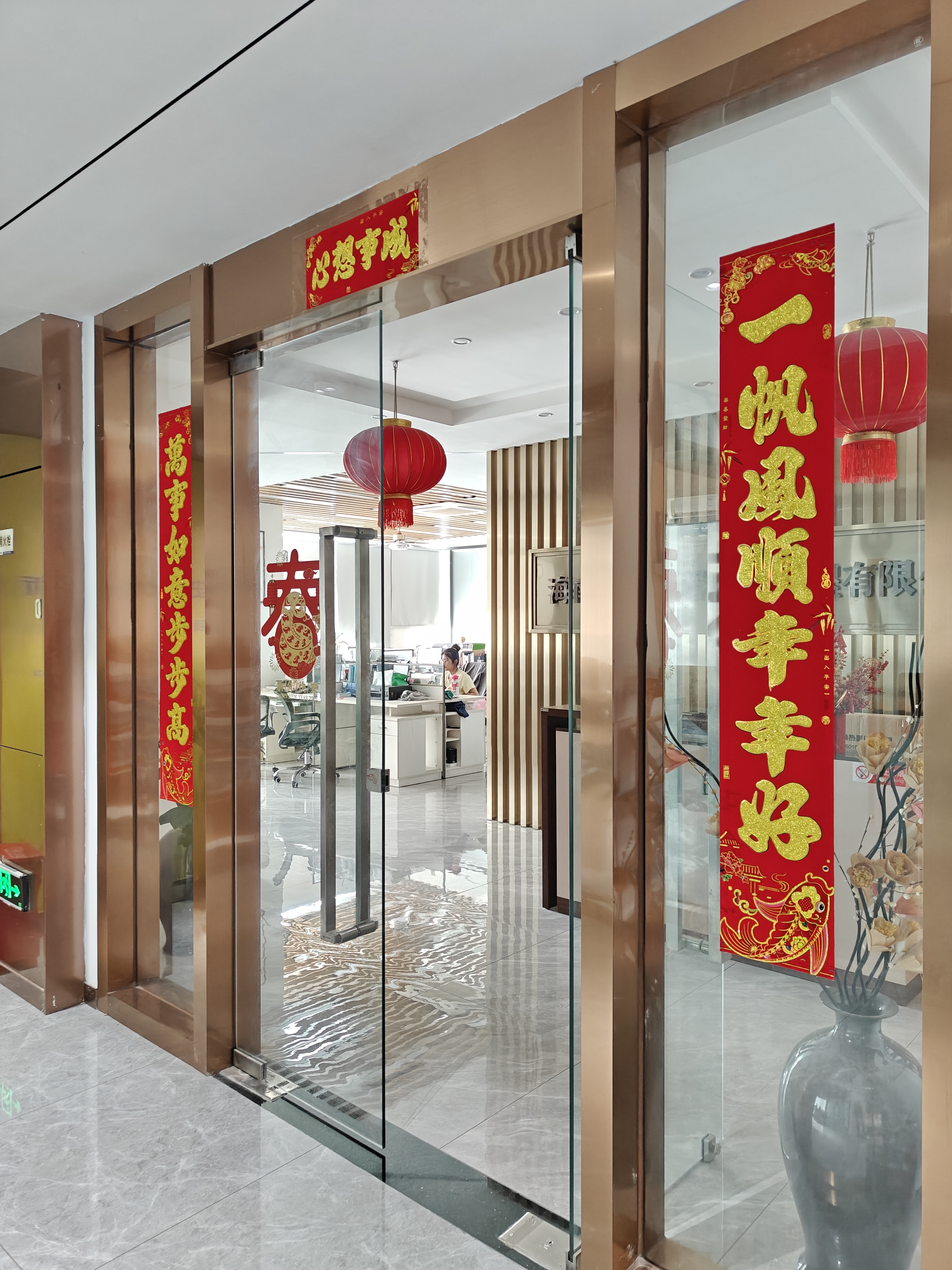 现代大厦   218.0㎡      15000.0元/月室内图