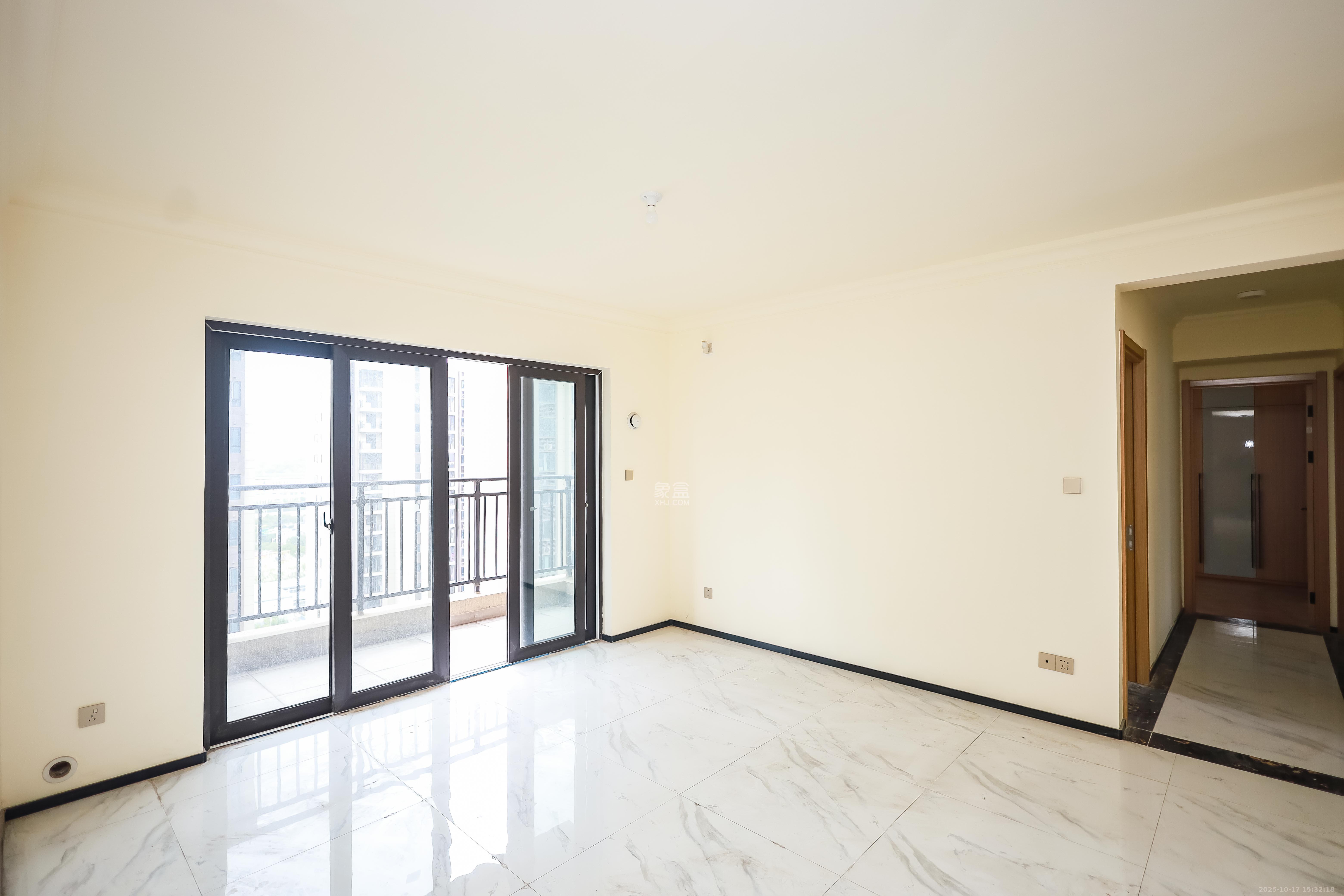 碧桂园荟隽棠  4室2厅2卫    118.0万 碧桂园荟隽棠  4室2厅2卫    118.0万客厅