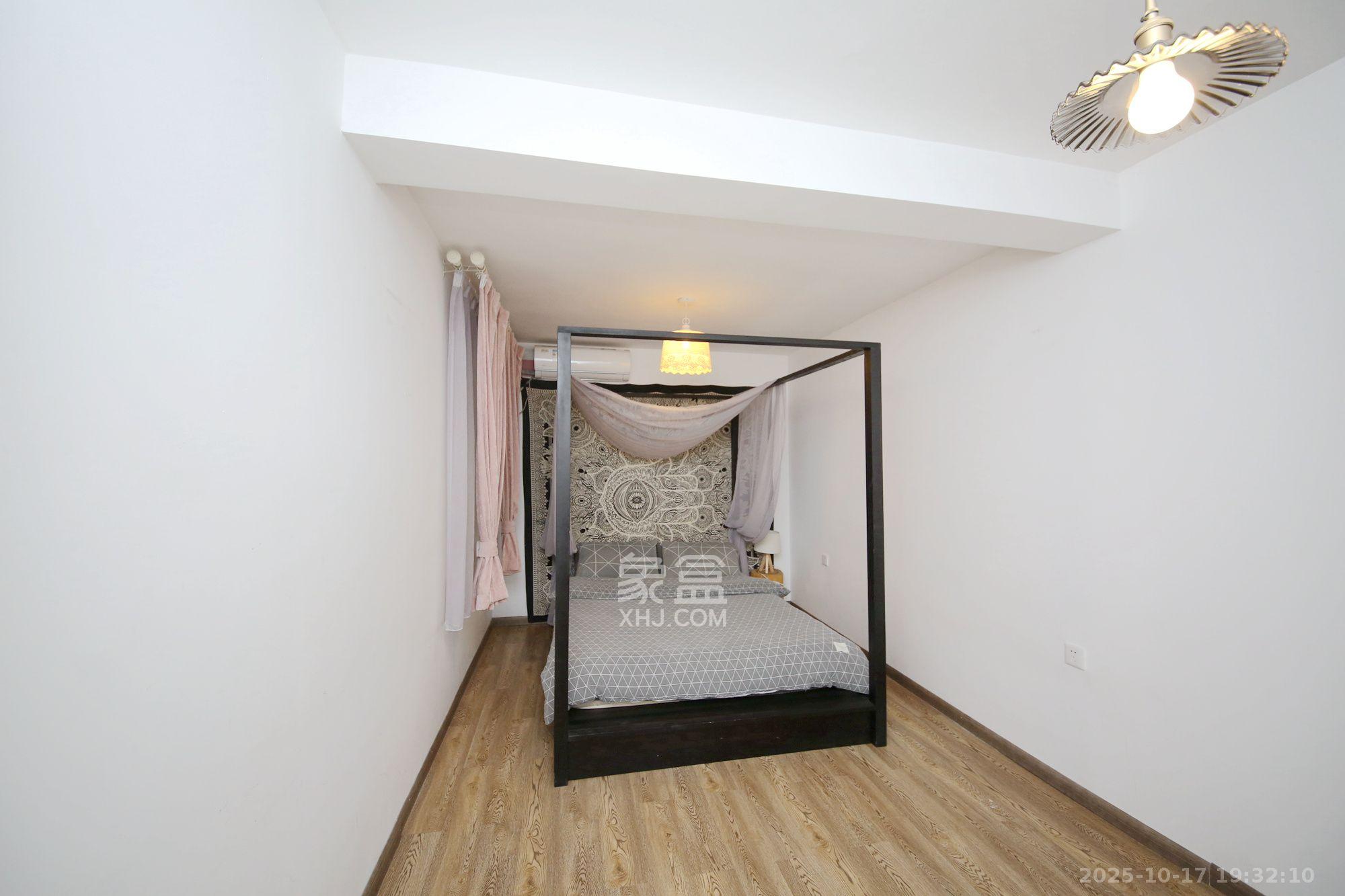 香格里嘉园 3室2厅2卫 3000.0元/月 香格里嘉园 3室2厅2卫 3000.0元/月室内图