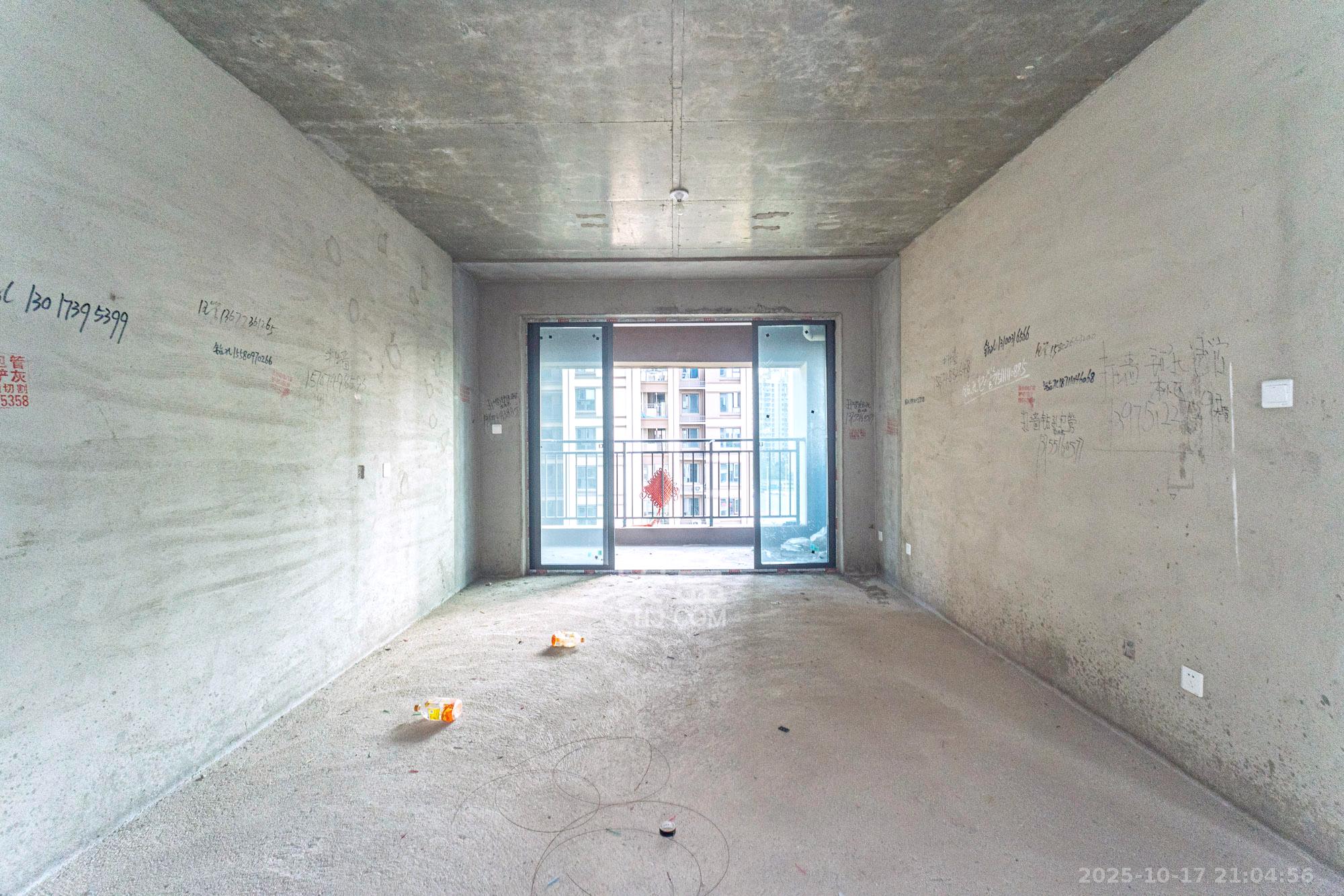 荣盛城  4室2厅2卫    85.8万