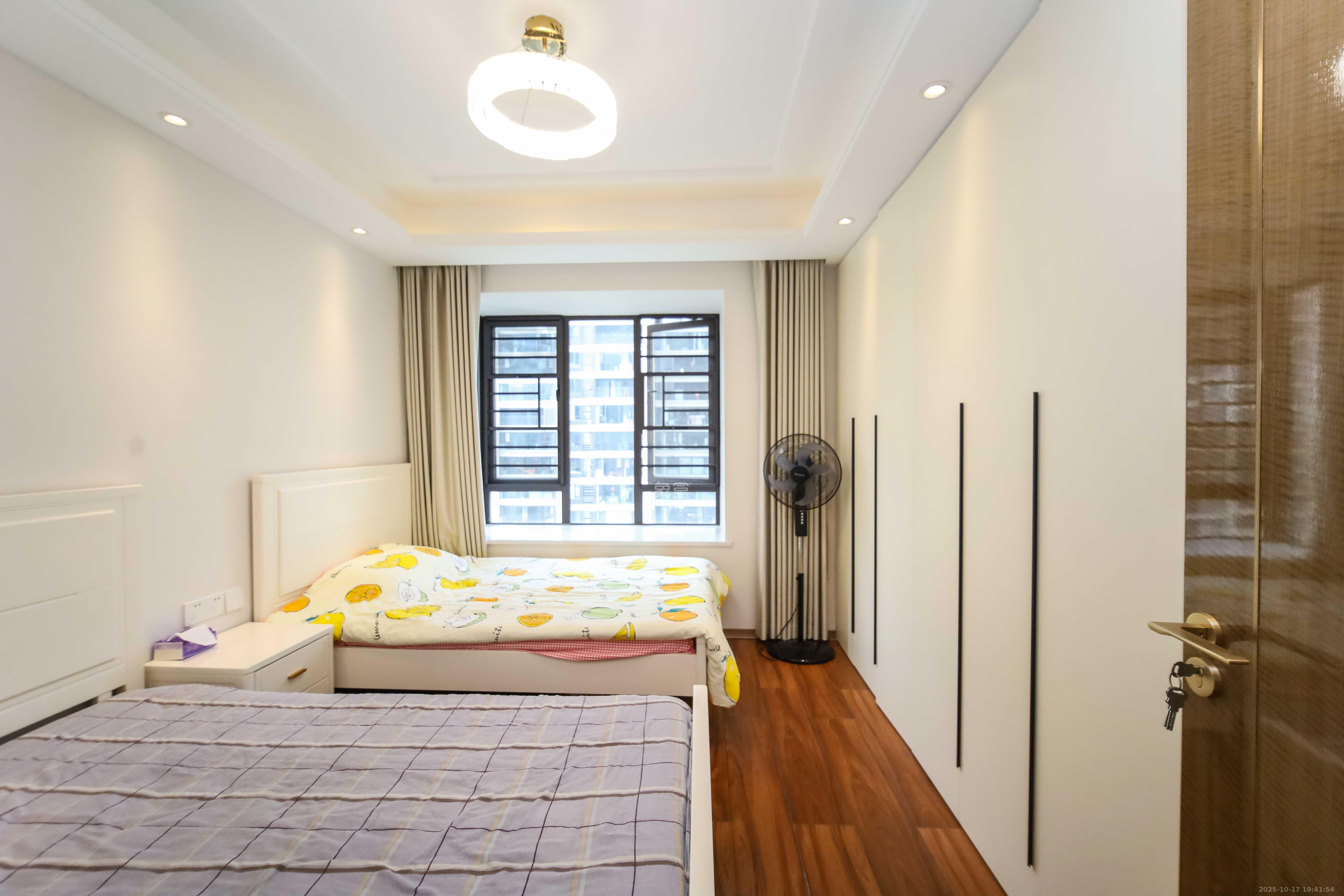 德奥悦东方  4室2厅2卫    268.0万卧室