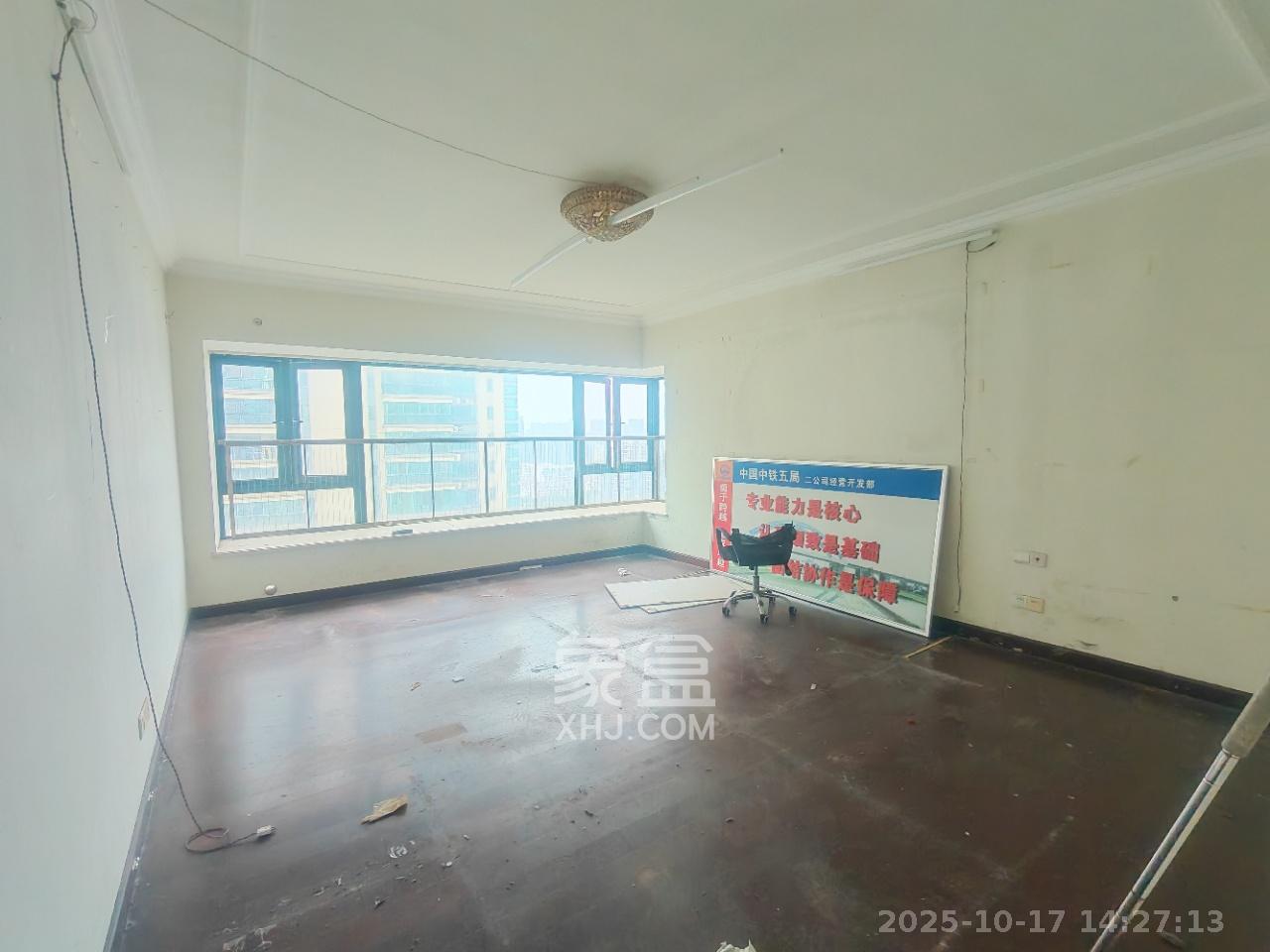 恒大绿洲  5室2厅3卫    6800.0元/月室内图