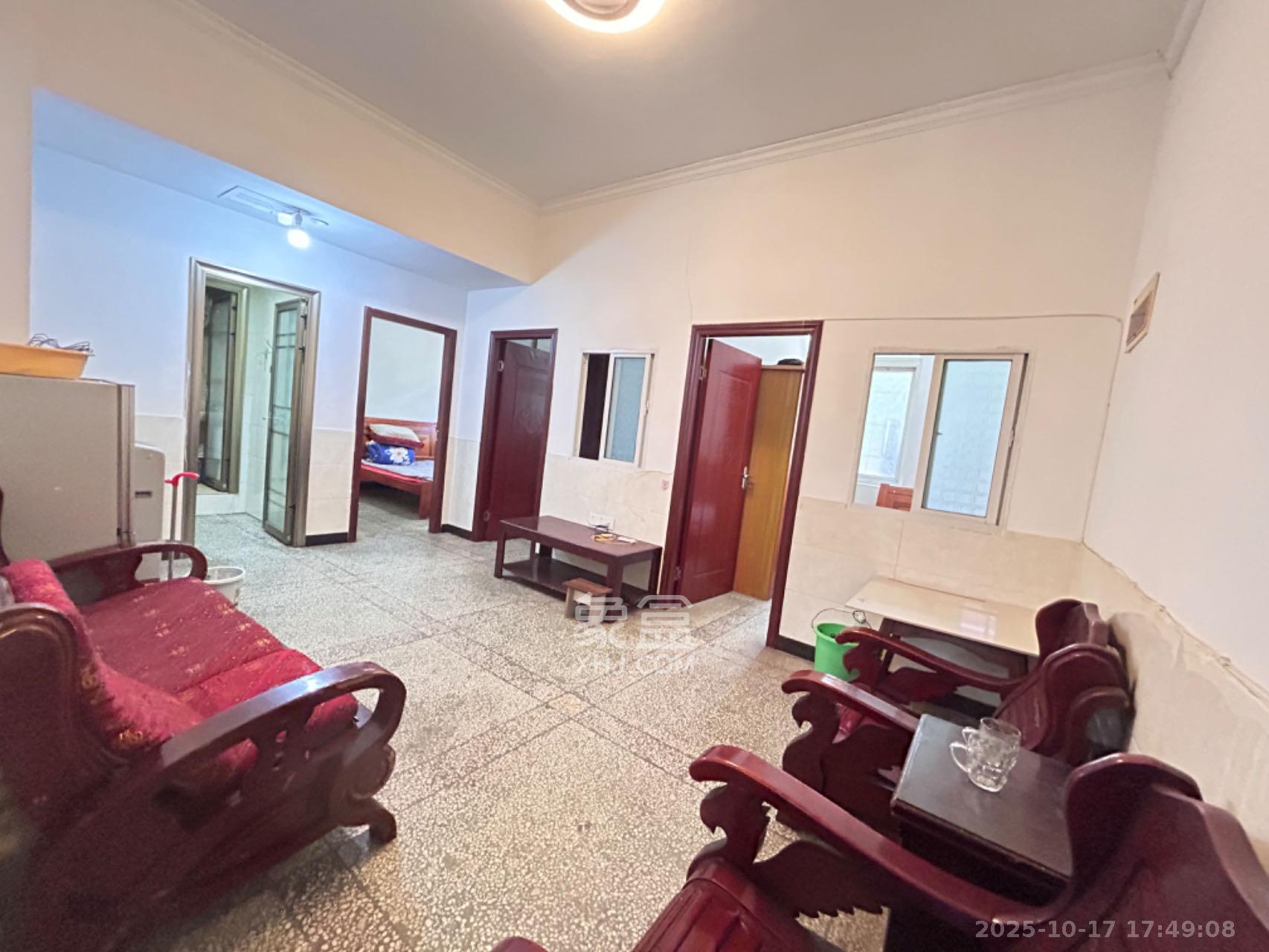 金鹰机电大市场  3室2厅1卫    1200.0元/月 金鹰机电大市场  3室2厅1卫    1200.0元/月