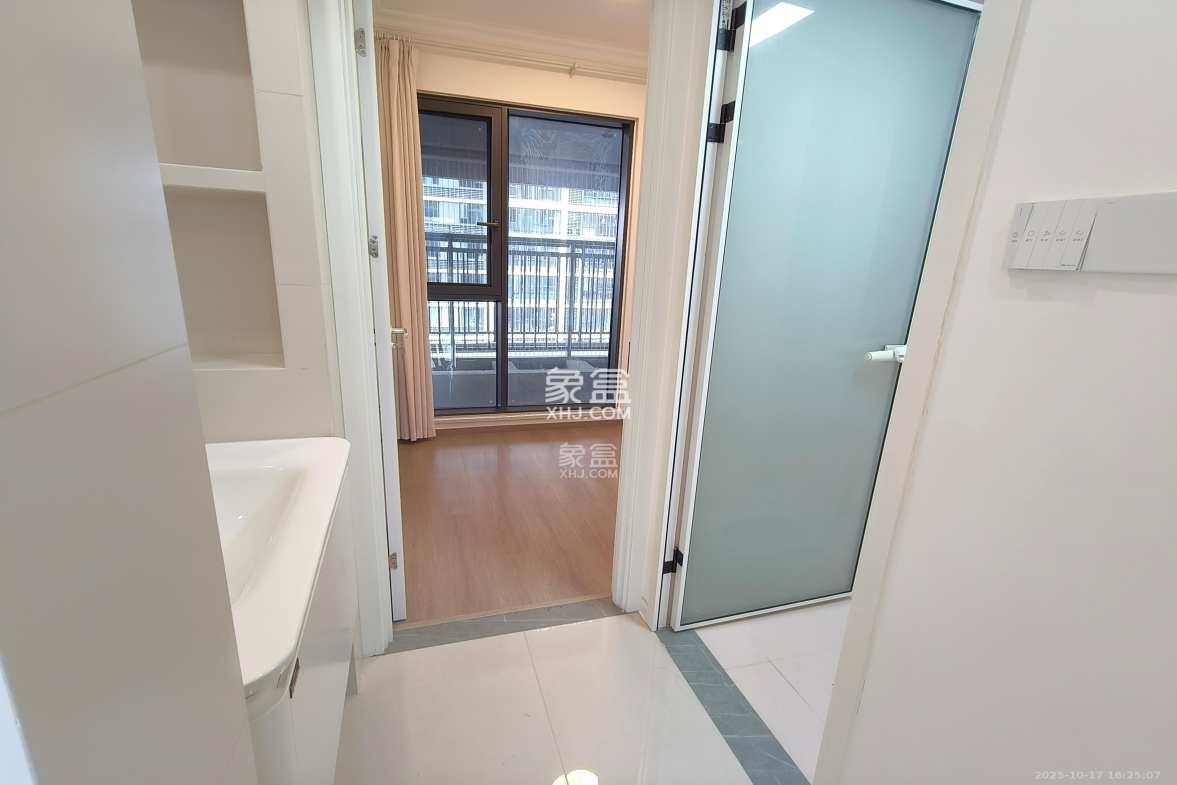 华远碧桂园海蓝城二期 3室2厅2卫 2600.0元/月 华远碧桂园海蓝城二期 3室2厅2卫 2600.0元/月室内图