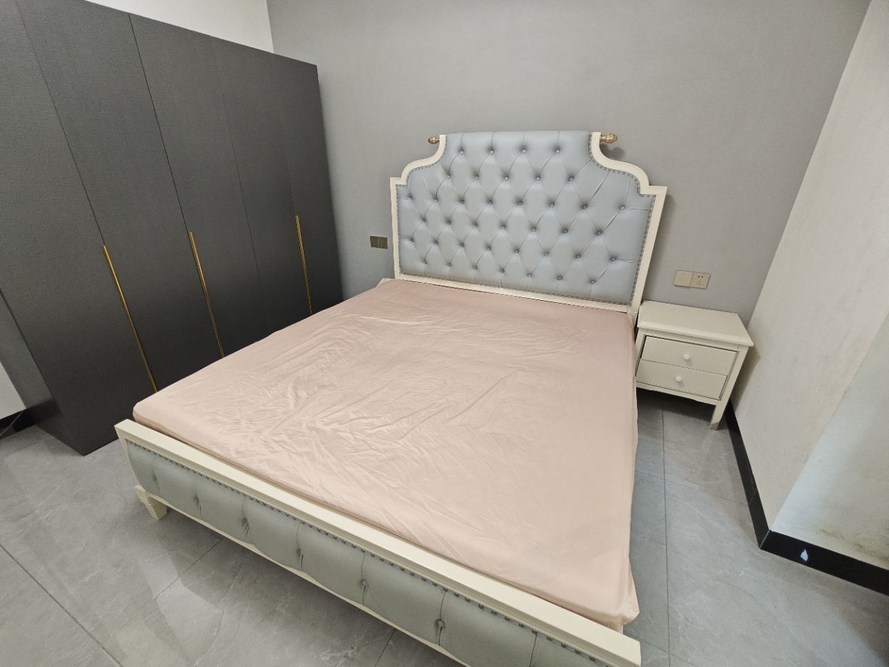 江畔人家 2室1厅1卫 2100.0元/月 江畔人家 2室1厅1卫 2100.0元/月室内图