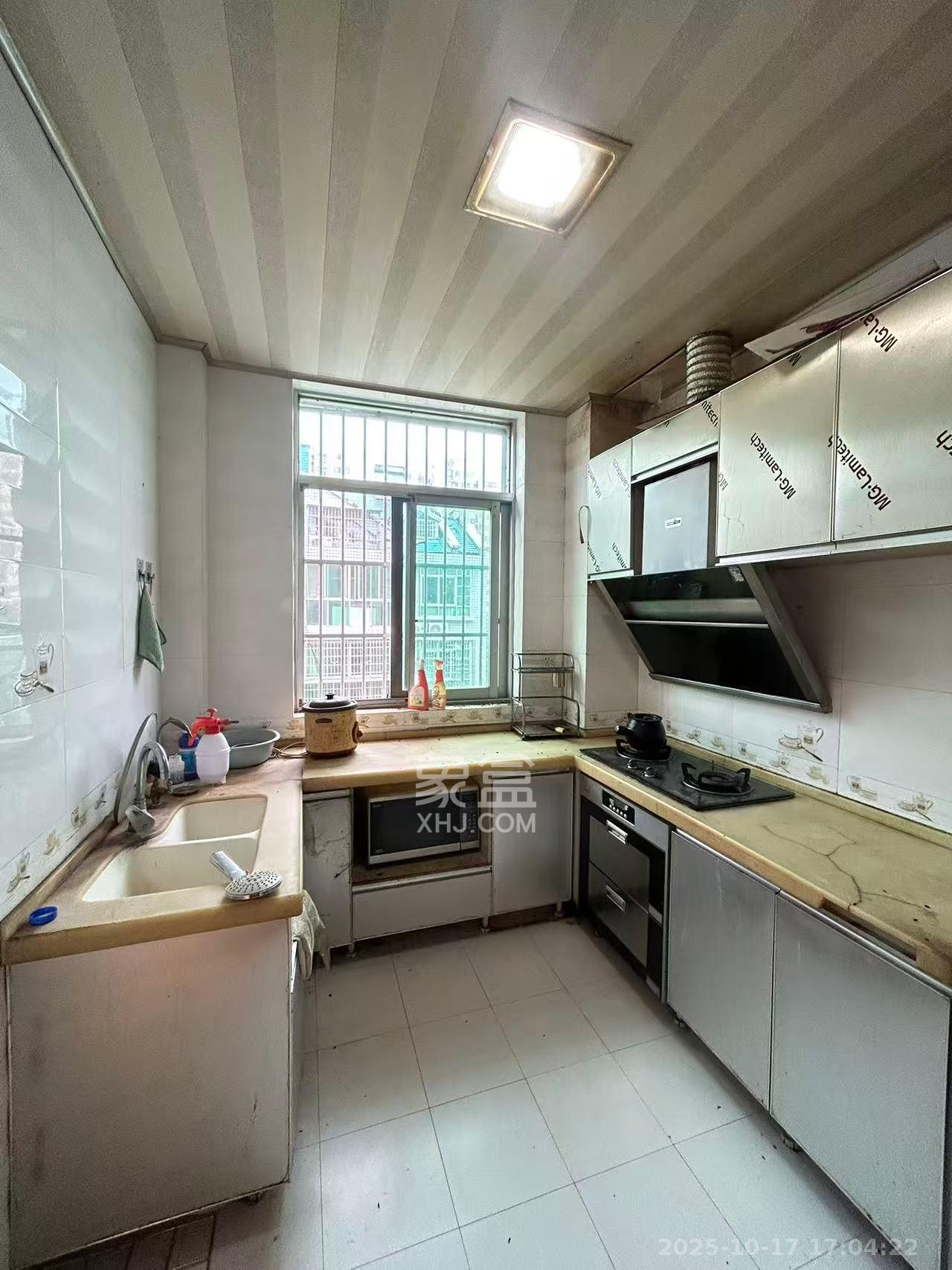 洞井一小区 3室2厅2卫 1750.0元/月 洞井一小区 3室2厅2卫 1750.0元/月室内图