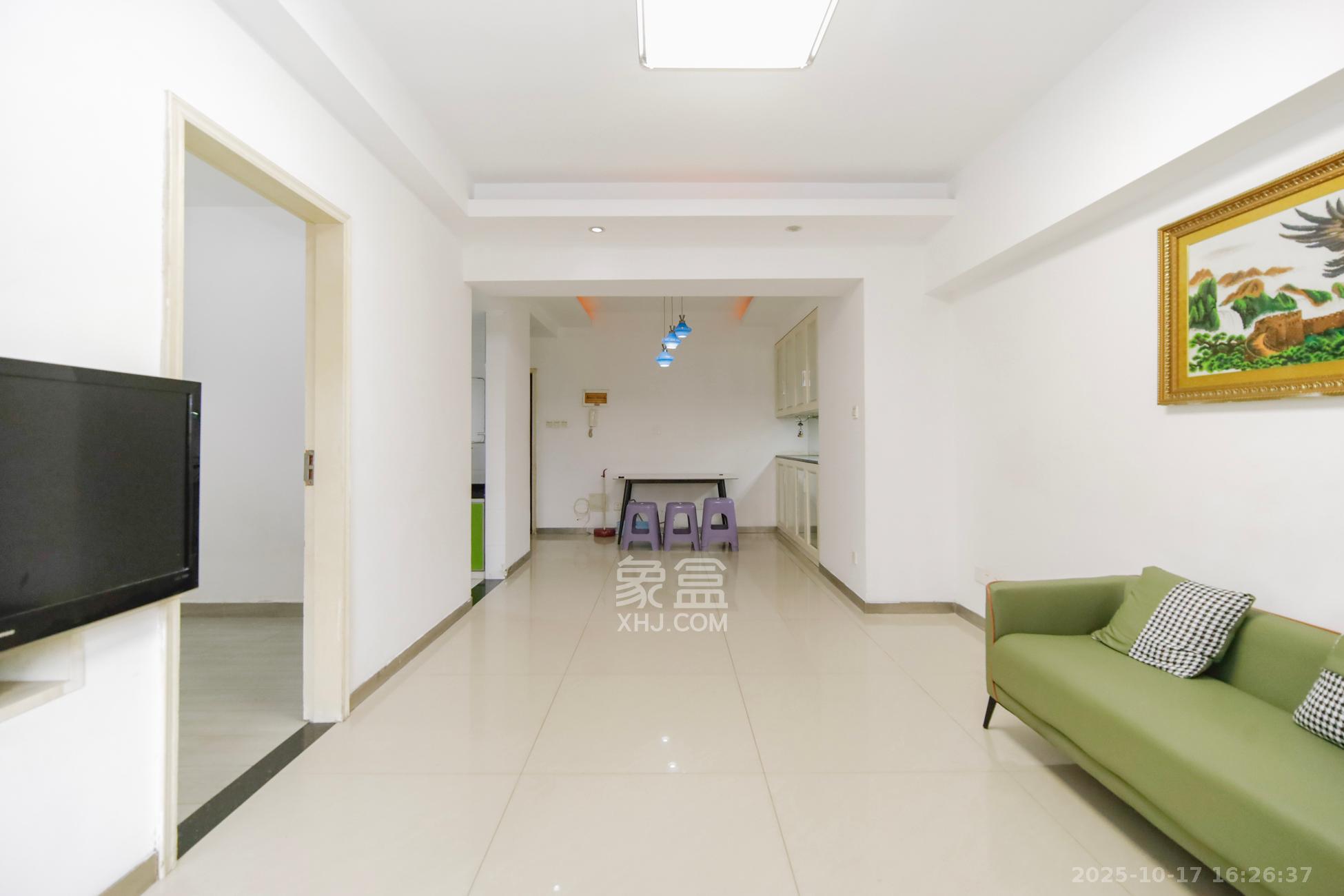 亚商国际  2室2厅1卫    42.8万客厅