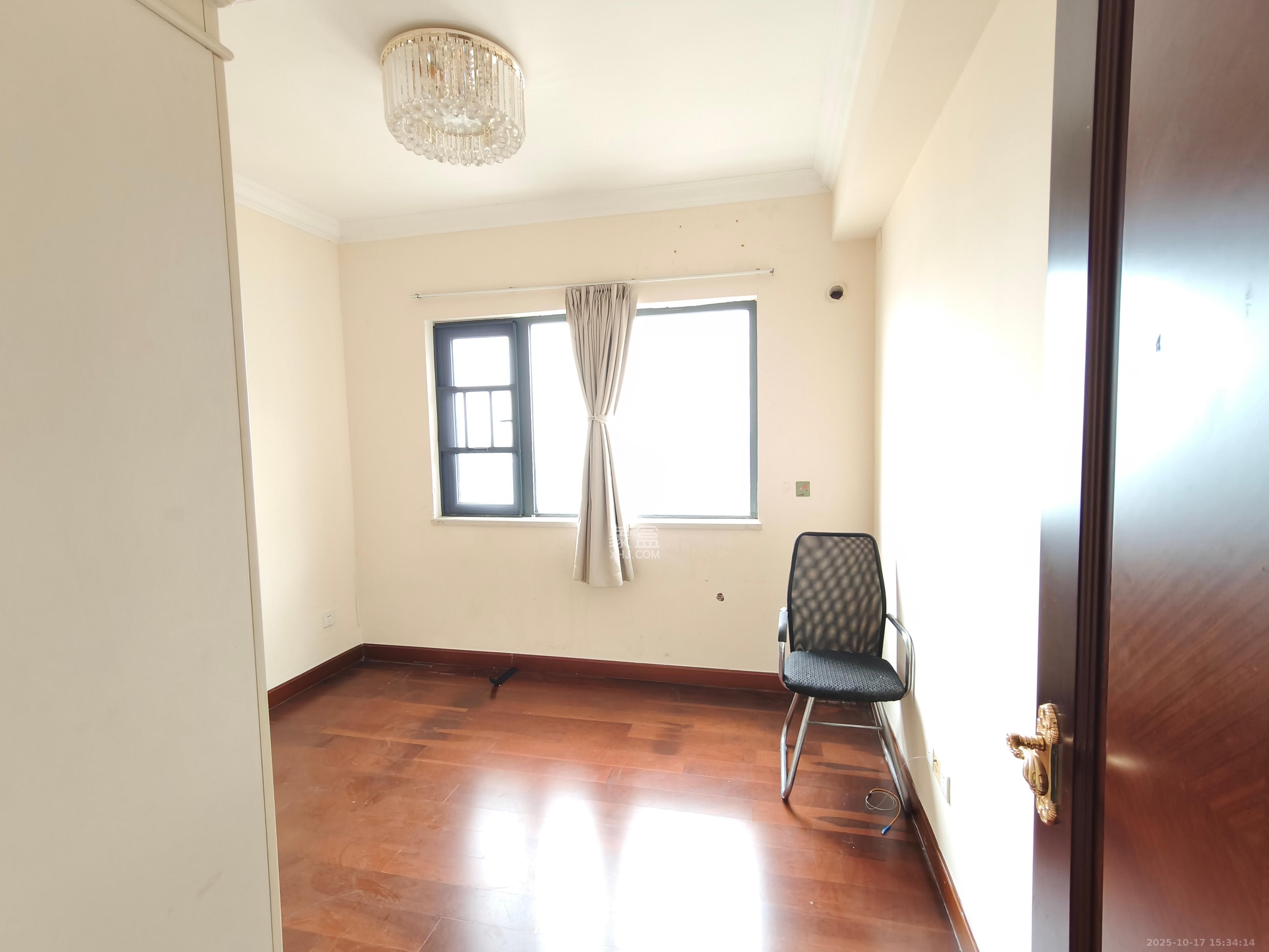 恒大御景半岛锦绣苑  3室2厅2卫    3300.0元/月 恒大御景半岛锦绣苑  3室2厅2卫    3300.0元/月室内图