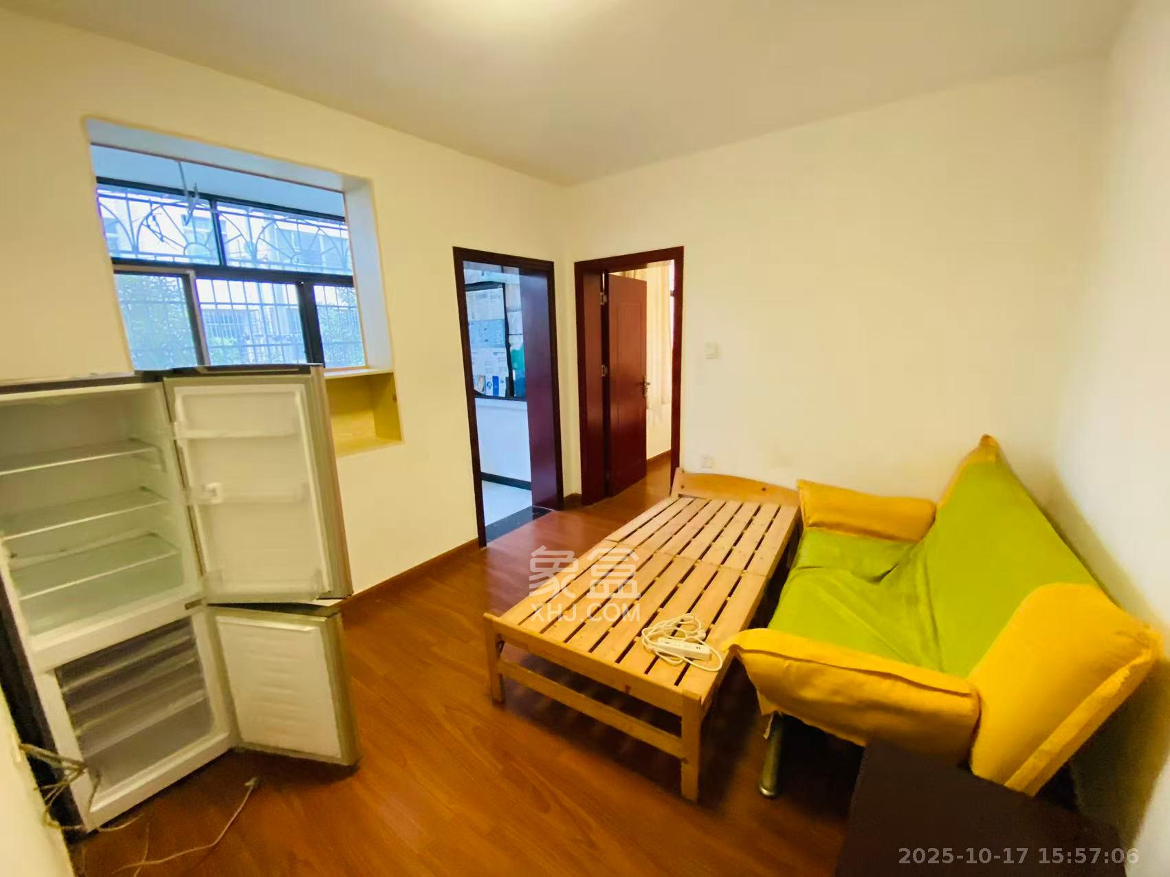 东文庙坪 2室2厅1卫 2500.0元/月 东文庙坪 2室2厅1卫 2500.0元/月室内图