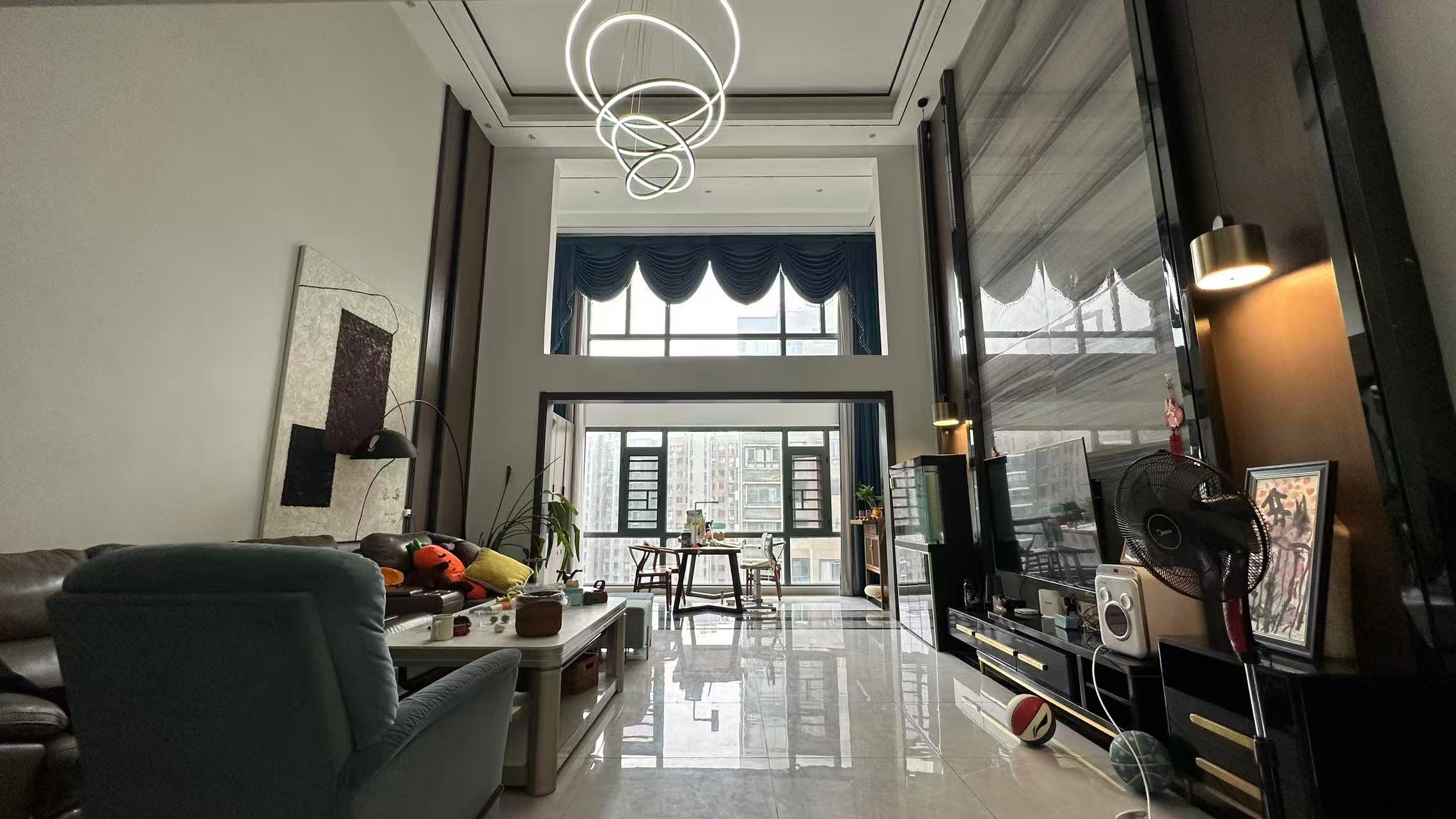 山水文园 5室2厅4卫 135.8万 山水文园 5室2厅4卫 135.8万室内图