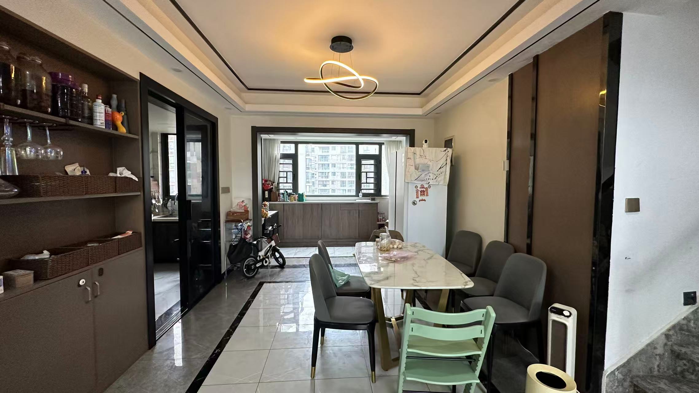 山水文园  5室2厅4卫    135.8万室内图