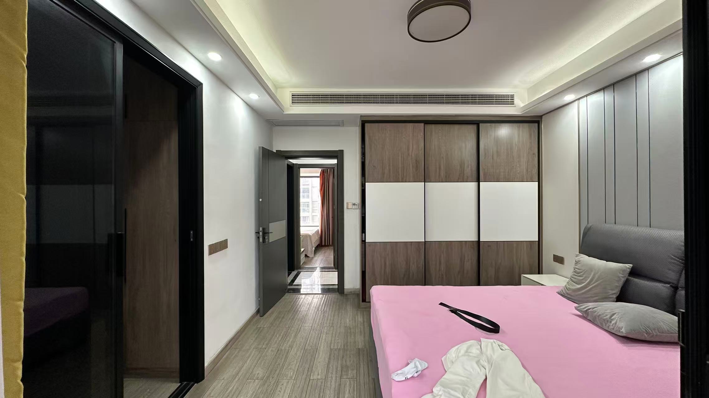 山水文园  5室2厅4卫    135.8万室内图