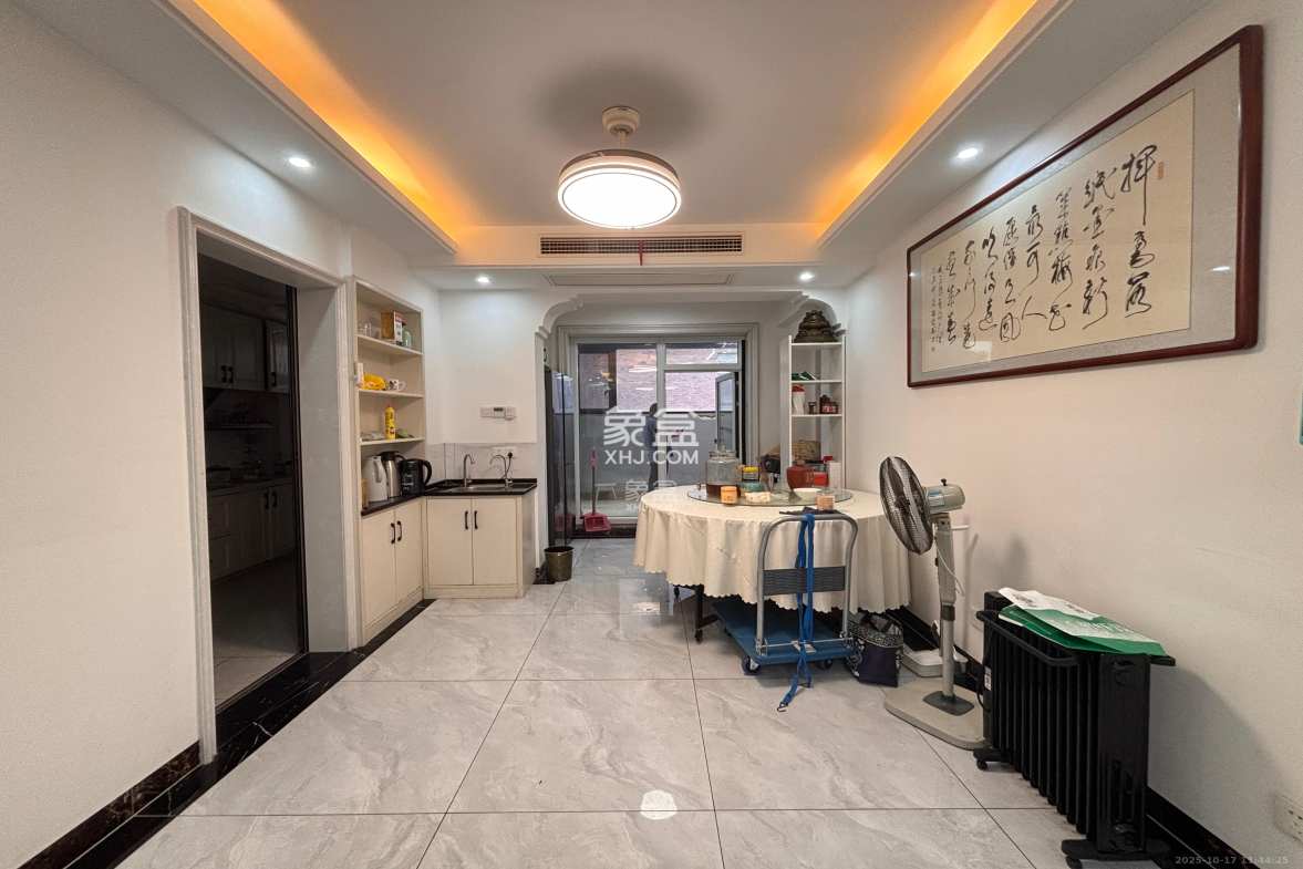 未来漫城 4室2厅2卫 3500.0元/月 未来漫城 4室2厅2卫 3500.0元/月室内图