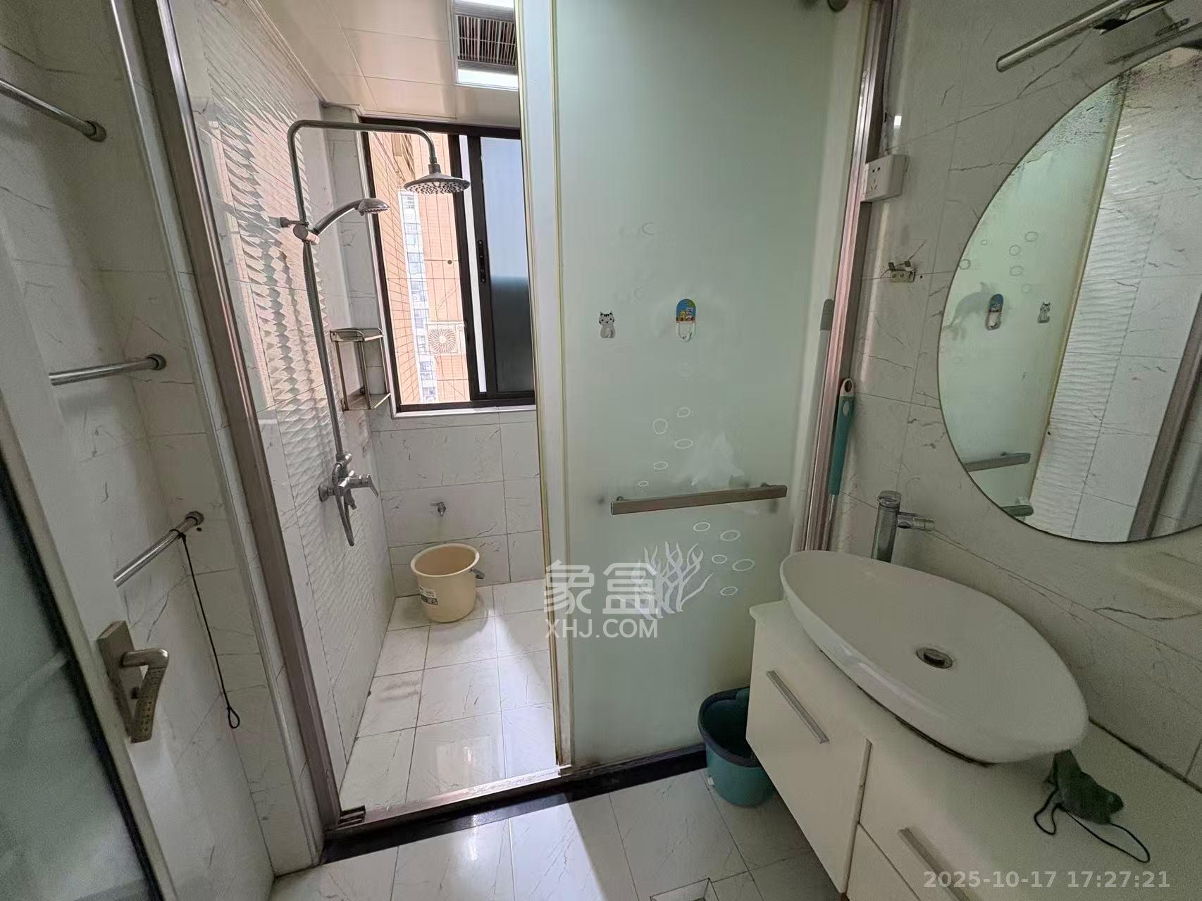 通用时代国际社区  2室2厅1卫    2500.0元/月 通用时代国际社区  2室2厅1卫    2500.0元/月室内图