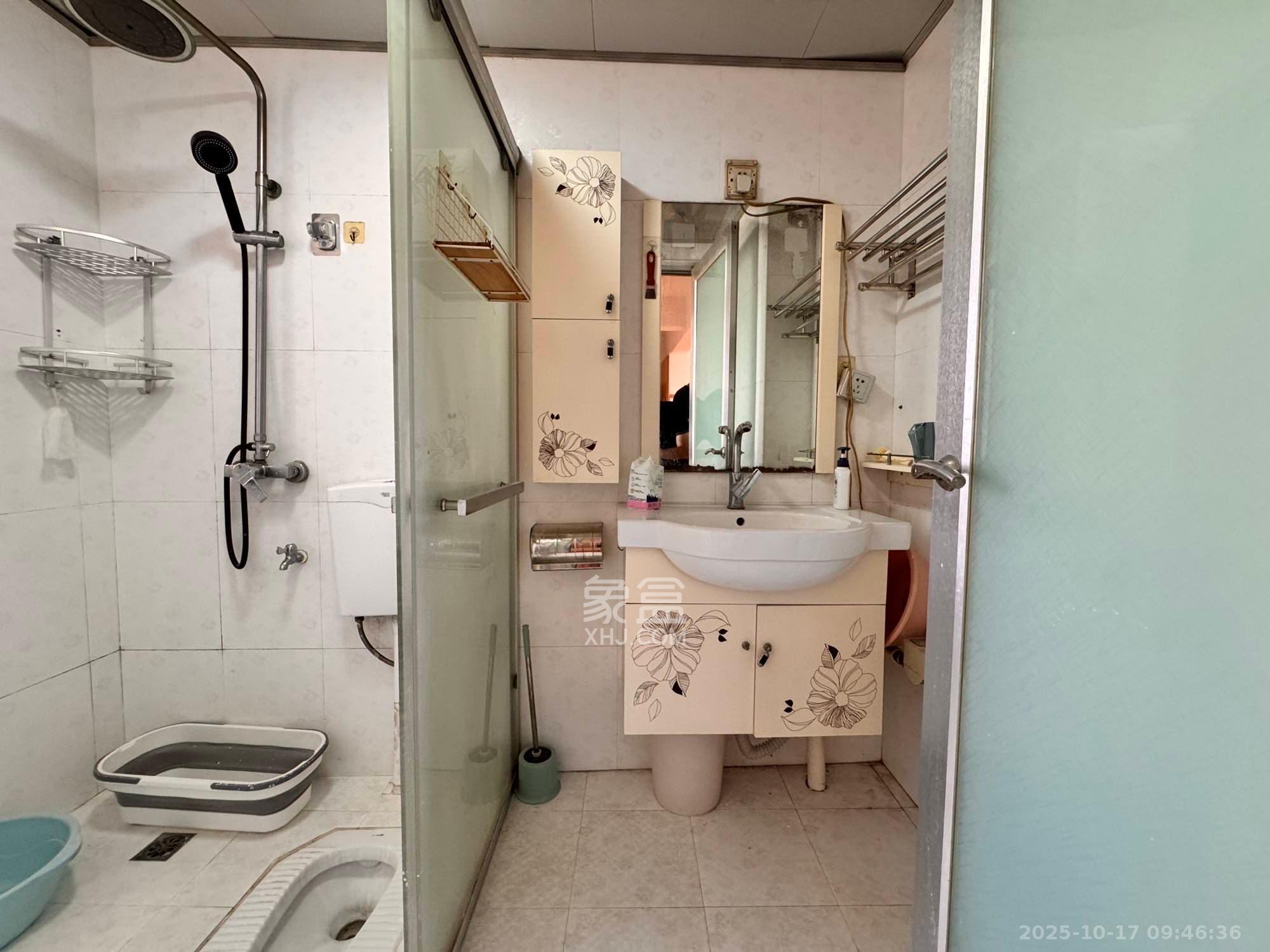 欧园  1室2厅1卫    2200.0元/月室内图