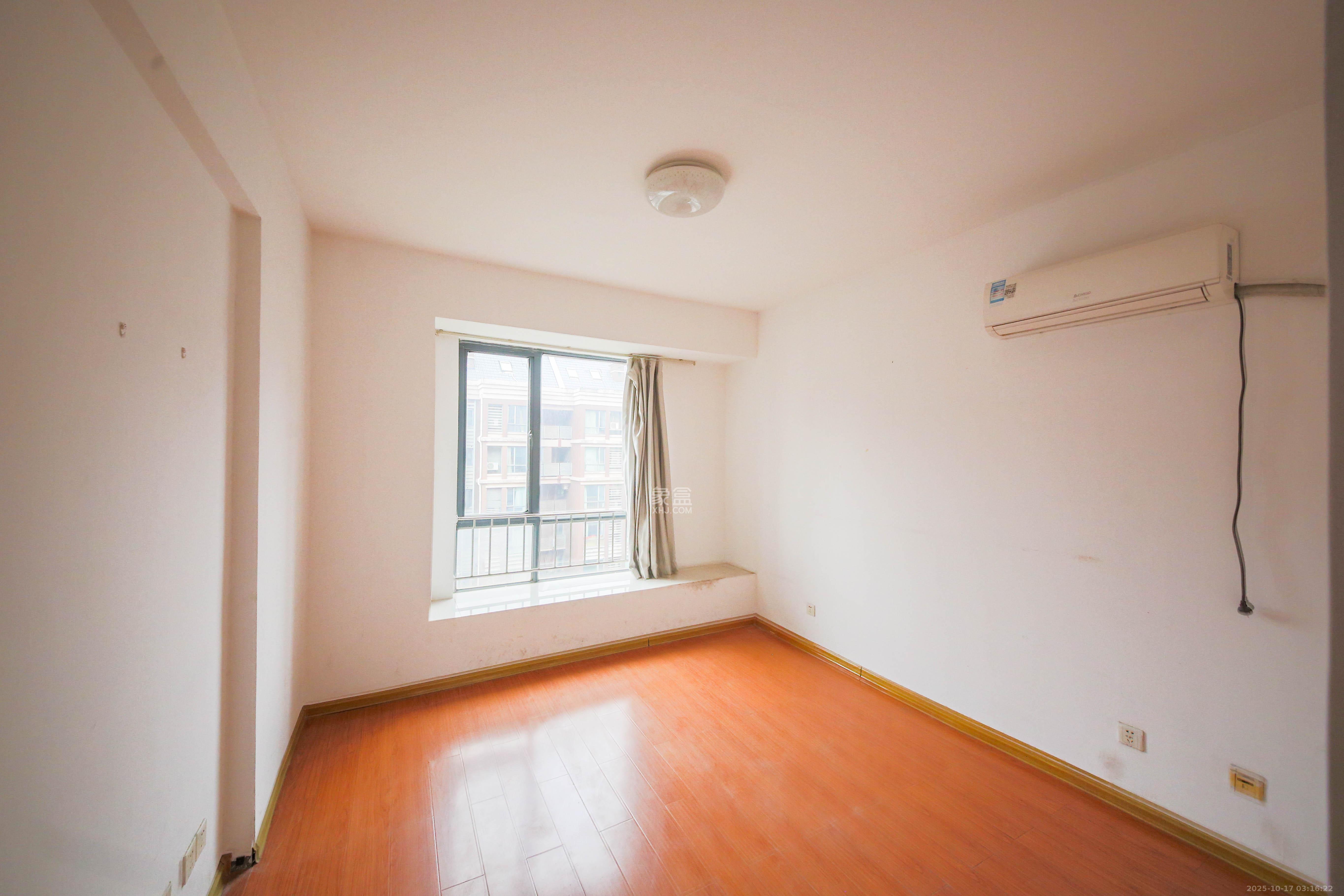 奥林匹克花园  3室2厅1卫    93.0万卧室