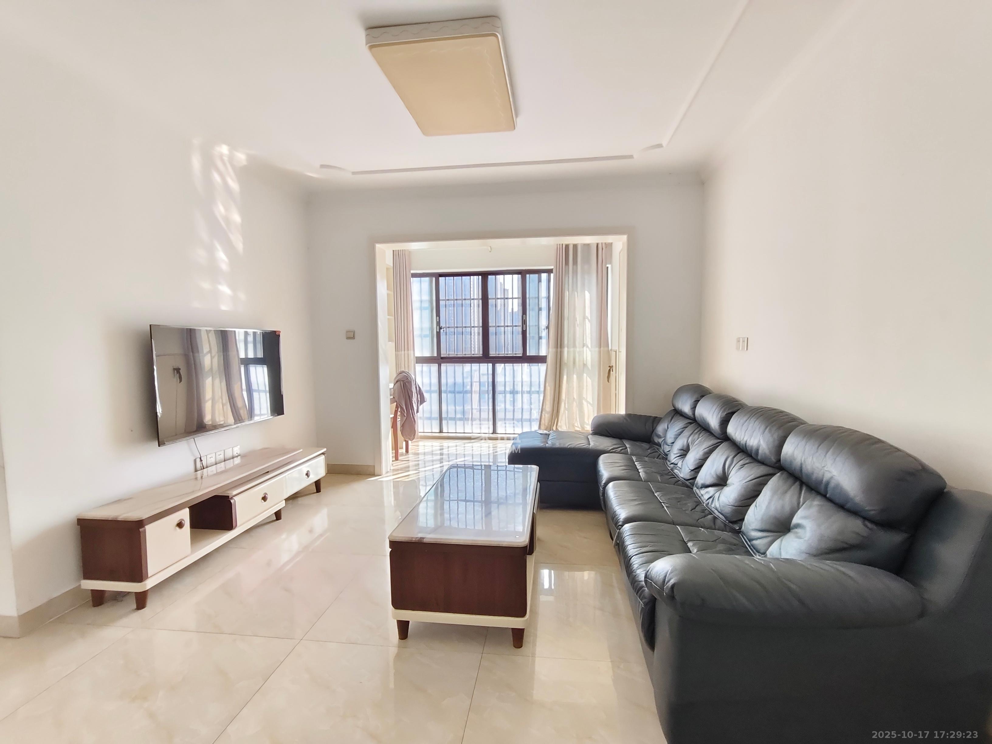 国泰九龙湾  3室2厅1卫    2100.0元/月 国泰九龙湾  3室2厅1卫    2100.0元/月