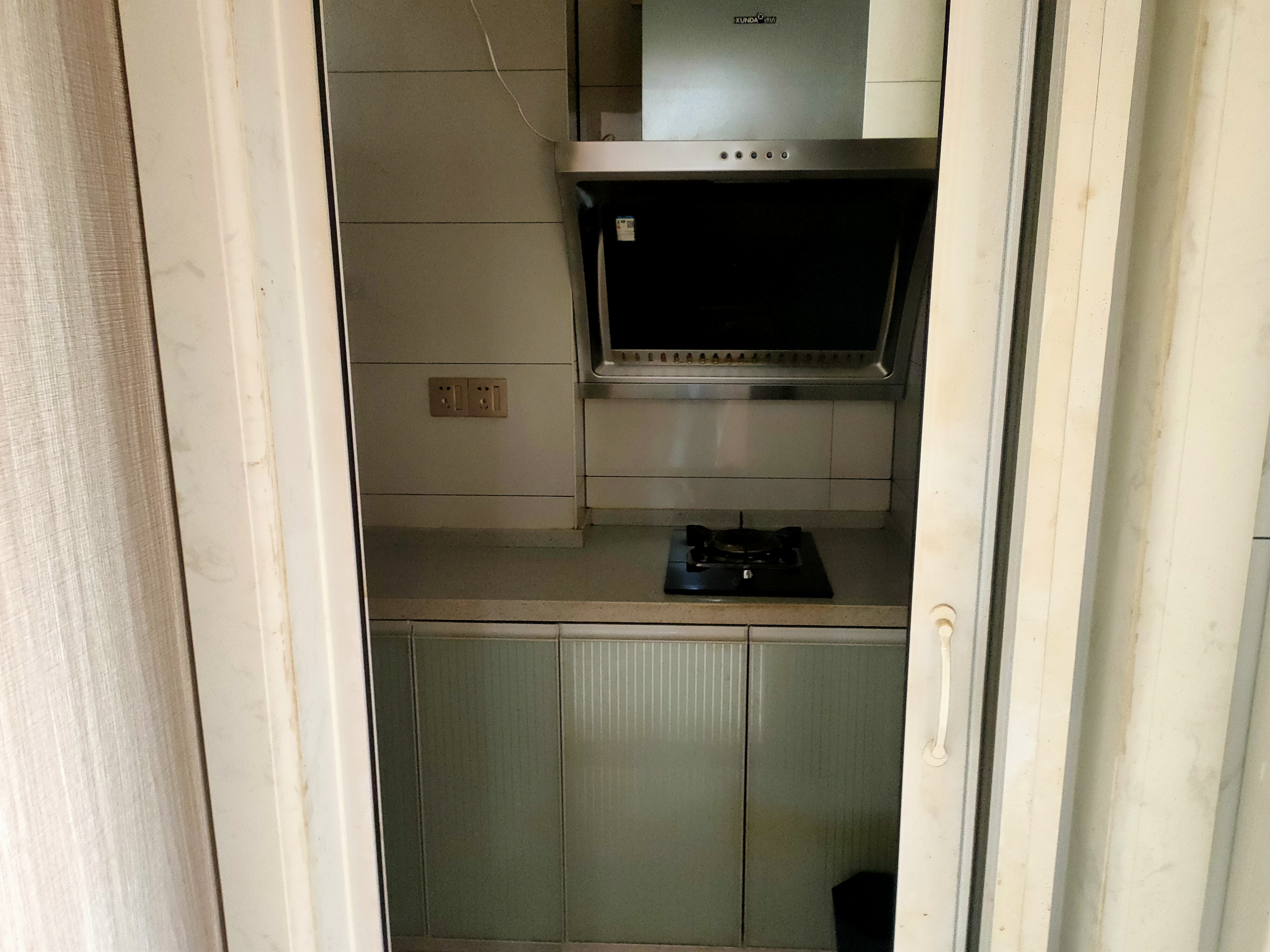 金钟大雁城  2室1厅1卫    1800.0元/月室内图