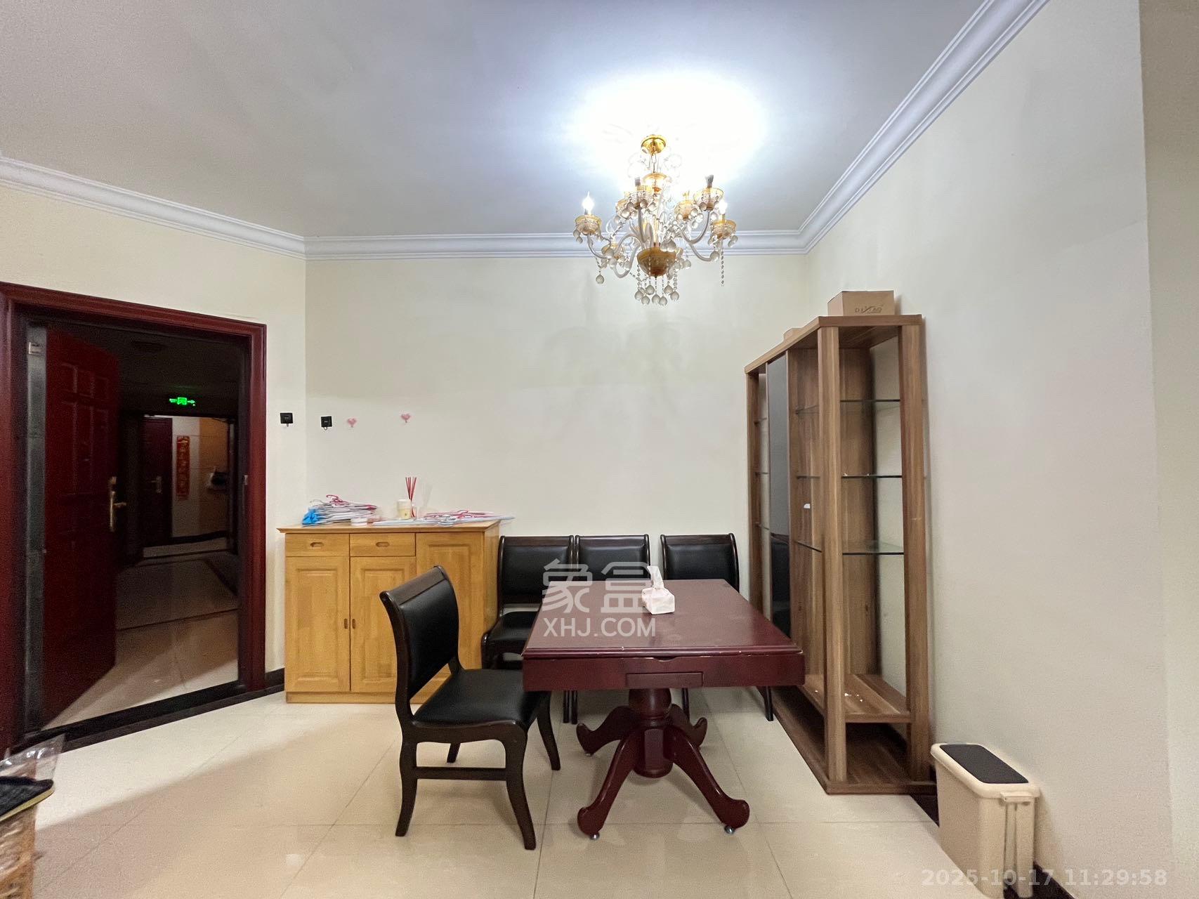 恒大雅苑  2室2厅1卫    2300.0元/月 恒大雅苑  2室2厅1卫    2300.0元/月室内图