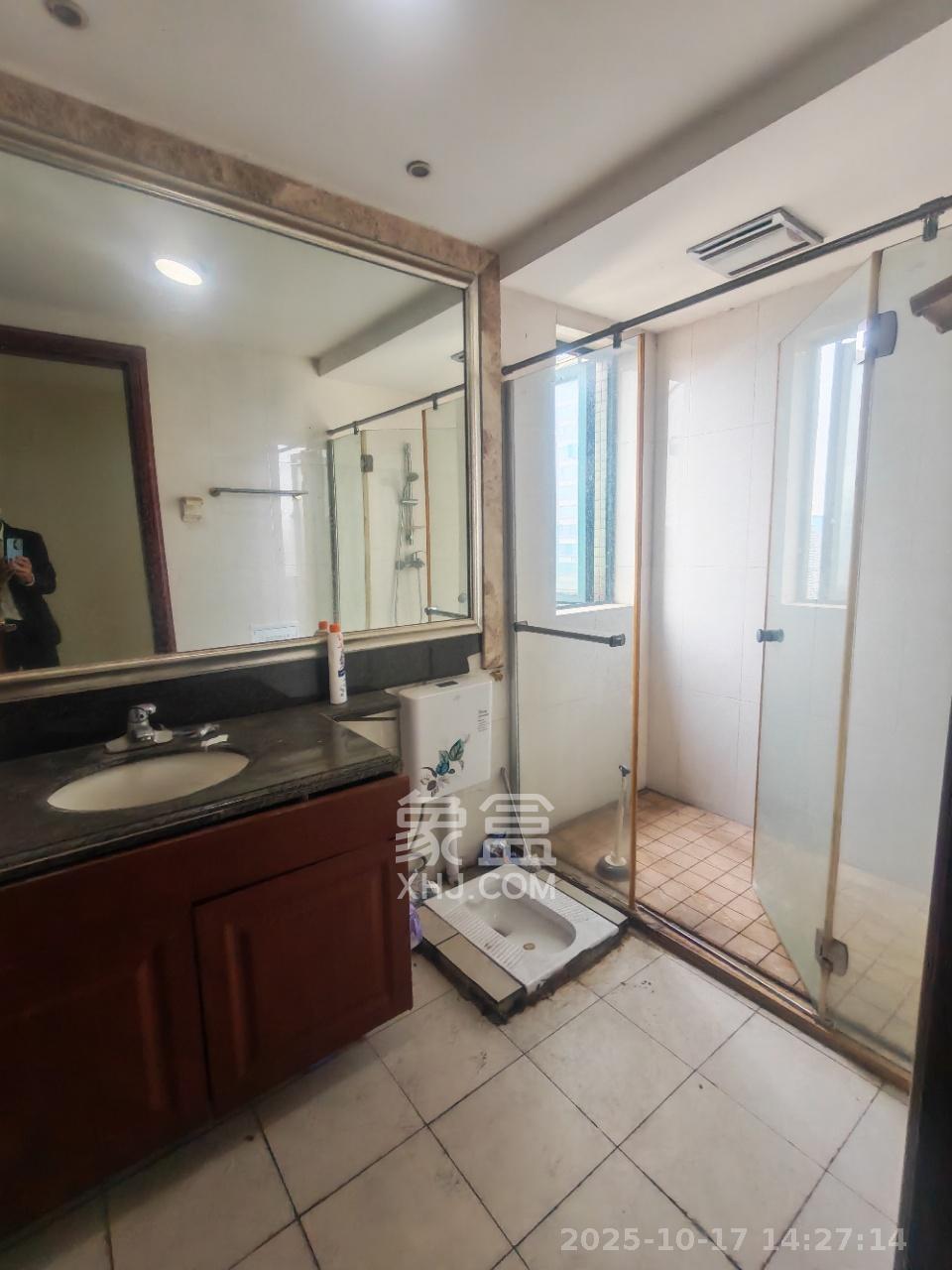 恒大绿洲  5室2厅3卫    6800.0元/月室内图