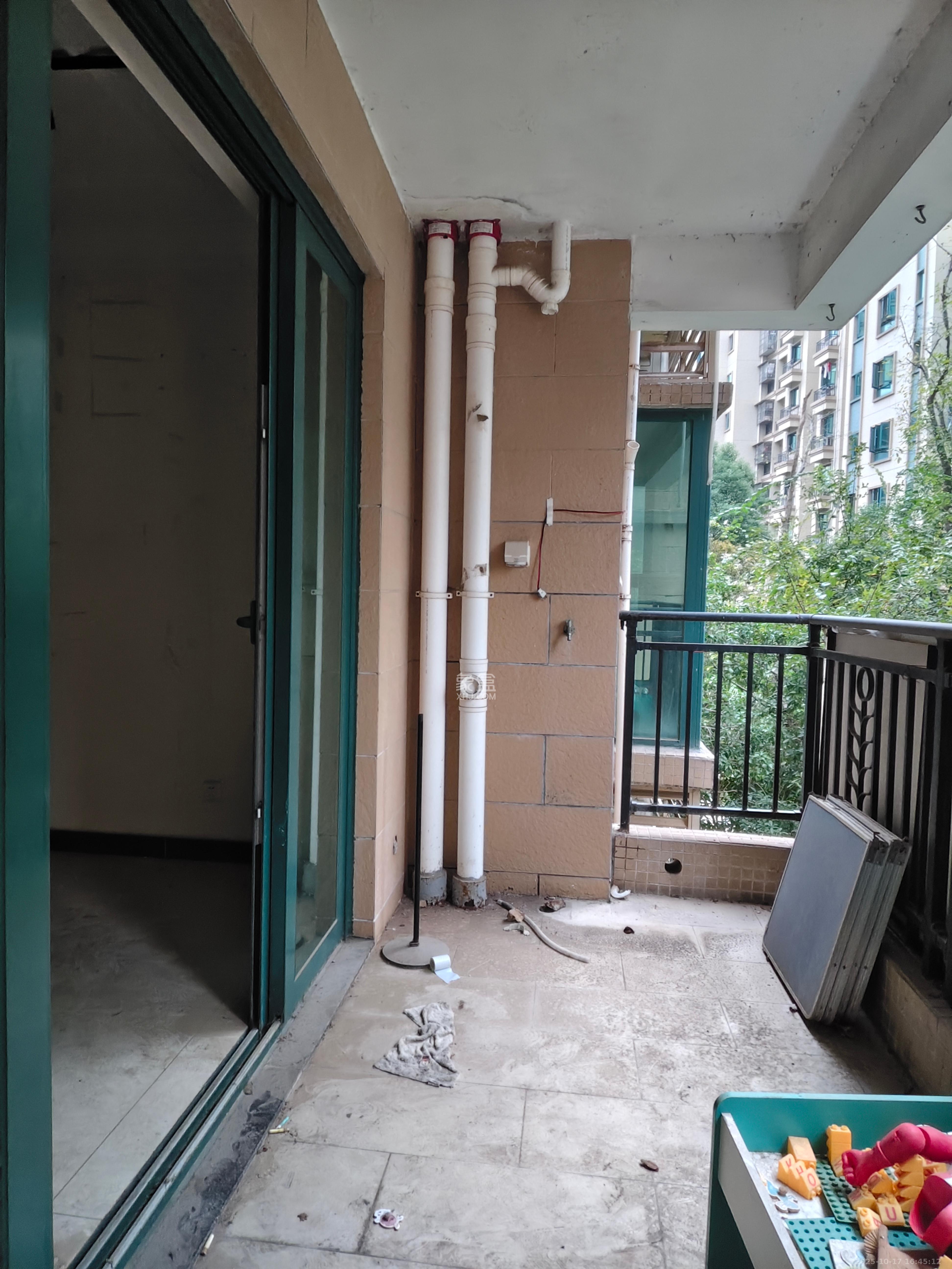 恒大雅苑  3室2厅2卫    2300.0元/月室内图