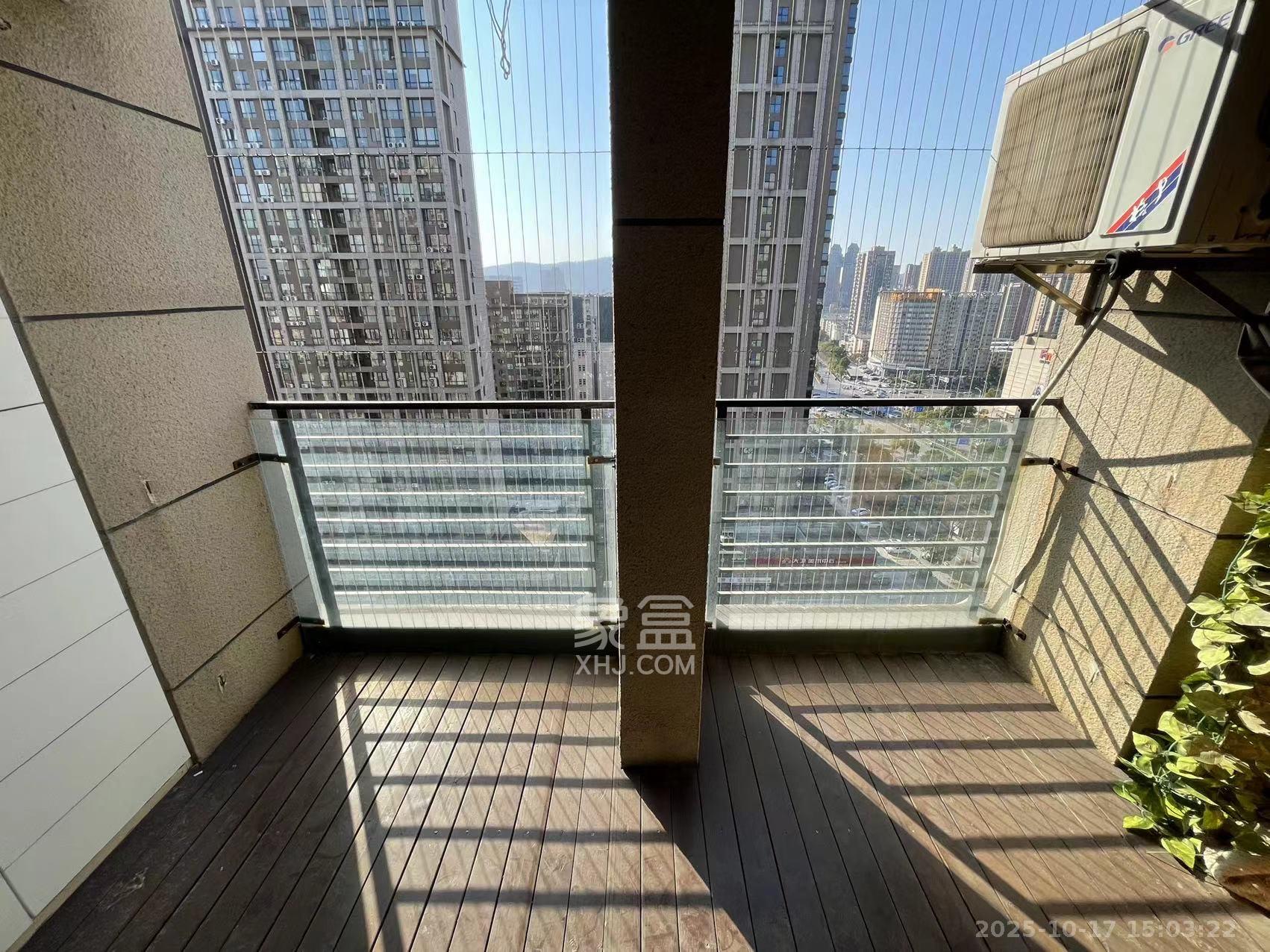 郡原广场  4室2厅2卫    3500.0元/月 郡原广场  4室2厅2卫    3500.0元/月室内图