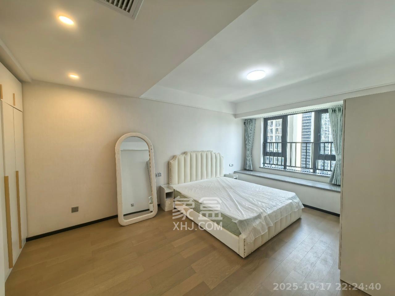 中海麓山境北区 4室2厅2卫 3200.0元/月 中海麓山境北区 4室2厅2卫 3200.0元/月室内图