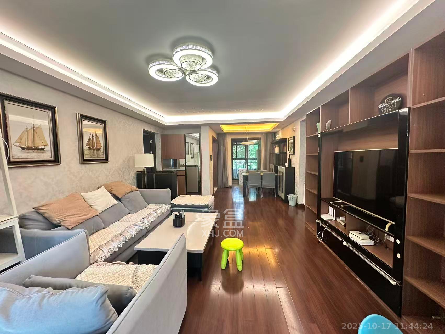 万科白鹭郡  3室2厅2卫    3700.0元/月 万科白鹭郡  3室2厅2卫    3700.0元/月