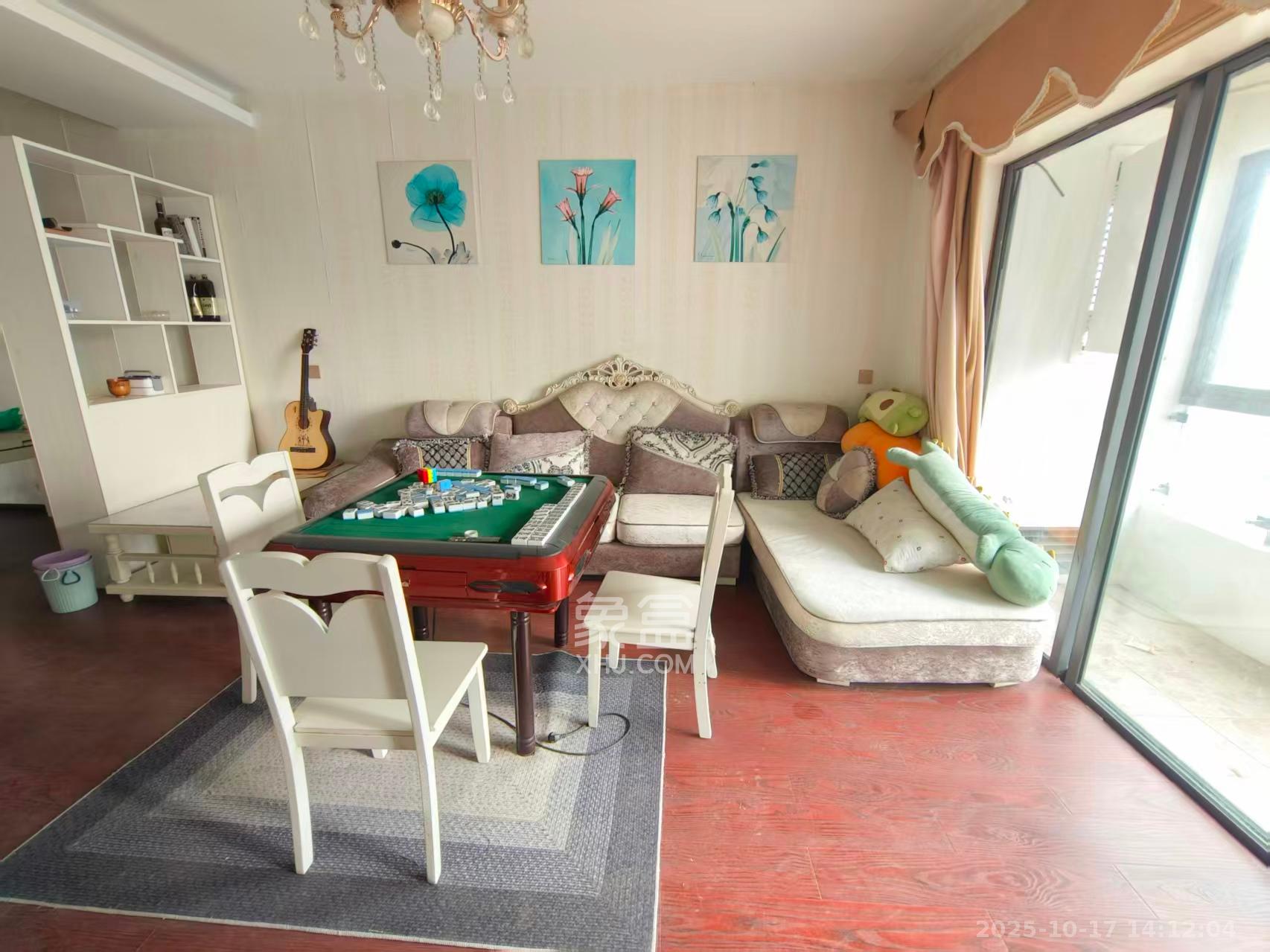 阳光100一期、四五期  3室2厅2卫    2600.0元/月 阳光100一期、四五期  3室2厅2卫    2600.0元/月室内图