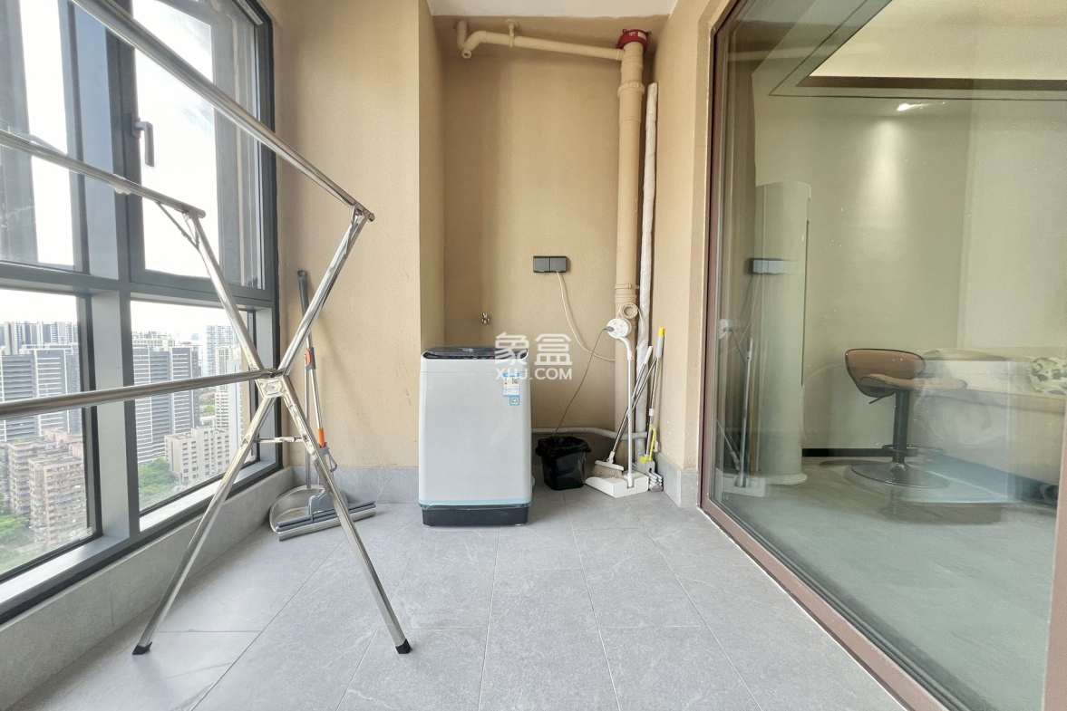 海航豪庭南苑  2室2厅1卫    4500.0元/月 海航豪庭南苑  2室2厅1卫    4500.0元/月室内图