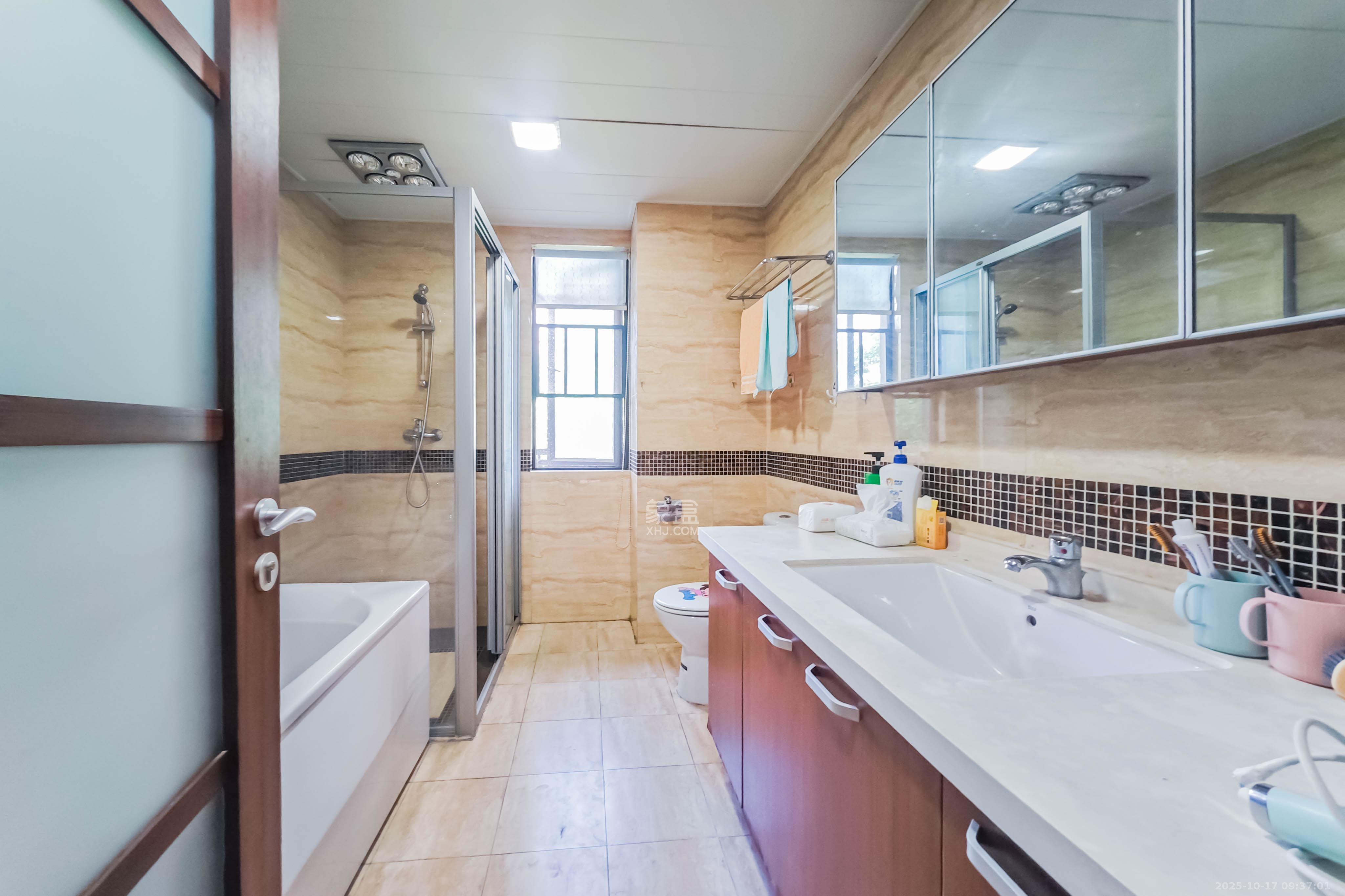 万科金域华府一期  3室2厅2卫    2700.0元/月 万科金域华府一期  3室2厅2卫    2700.0元/月室内图