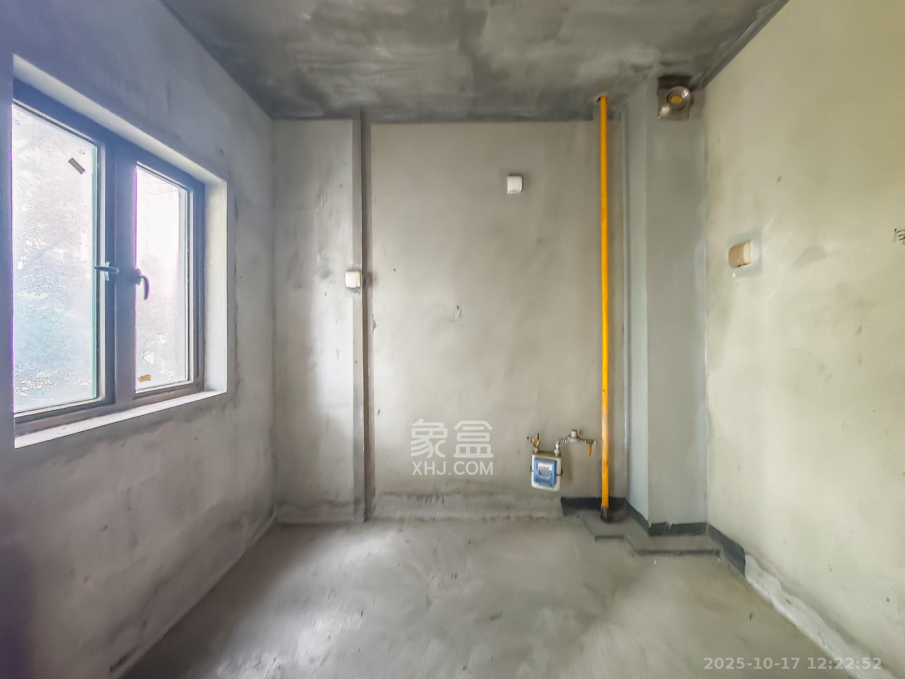 山语城三期  3室2厅2卫    80.0万 山语城三期  3室2厅2卫    80.0万厨房