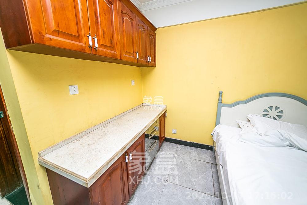 湘水和天下  1室1厅1卫    1000.0元/月 湘水和天下  1室1厅1卫    1000.0元/月室内图