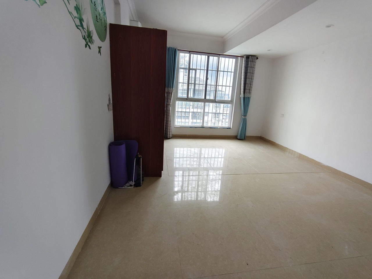 宝泰温泉花园  4室2厅2卫    3200.0元/月室内图