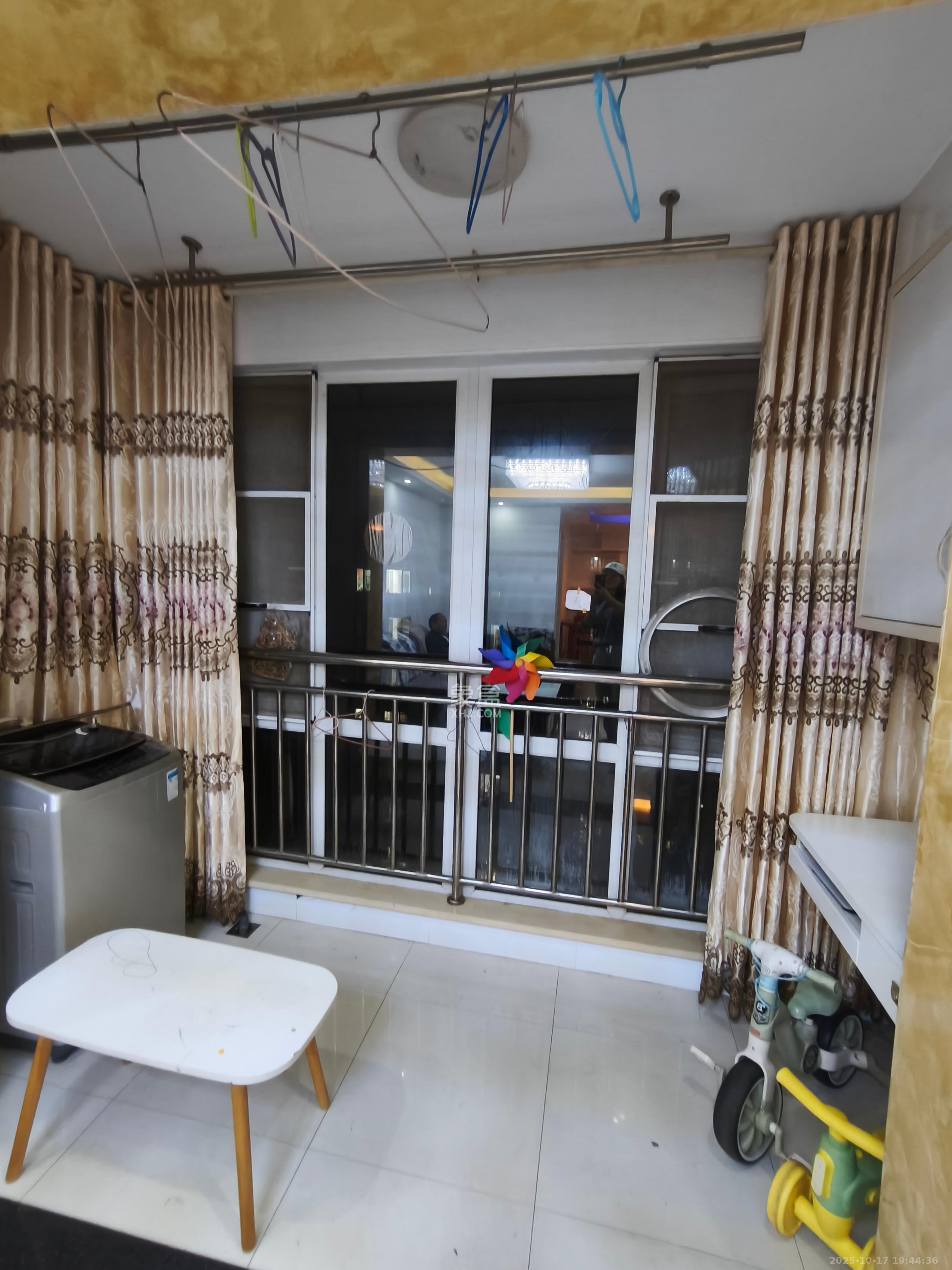 丽发新城  1室0厅0卫    1800.0元/月室内图